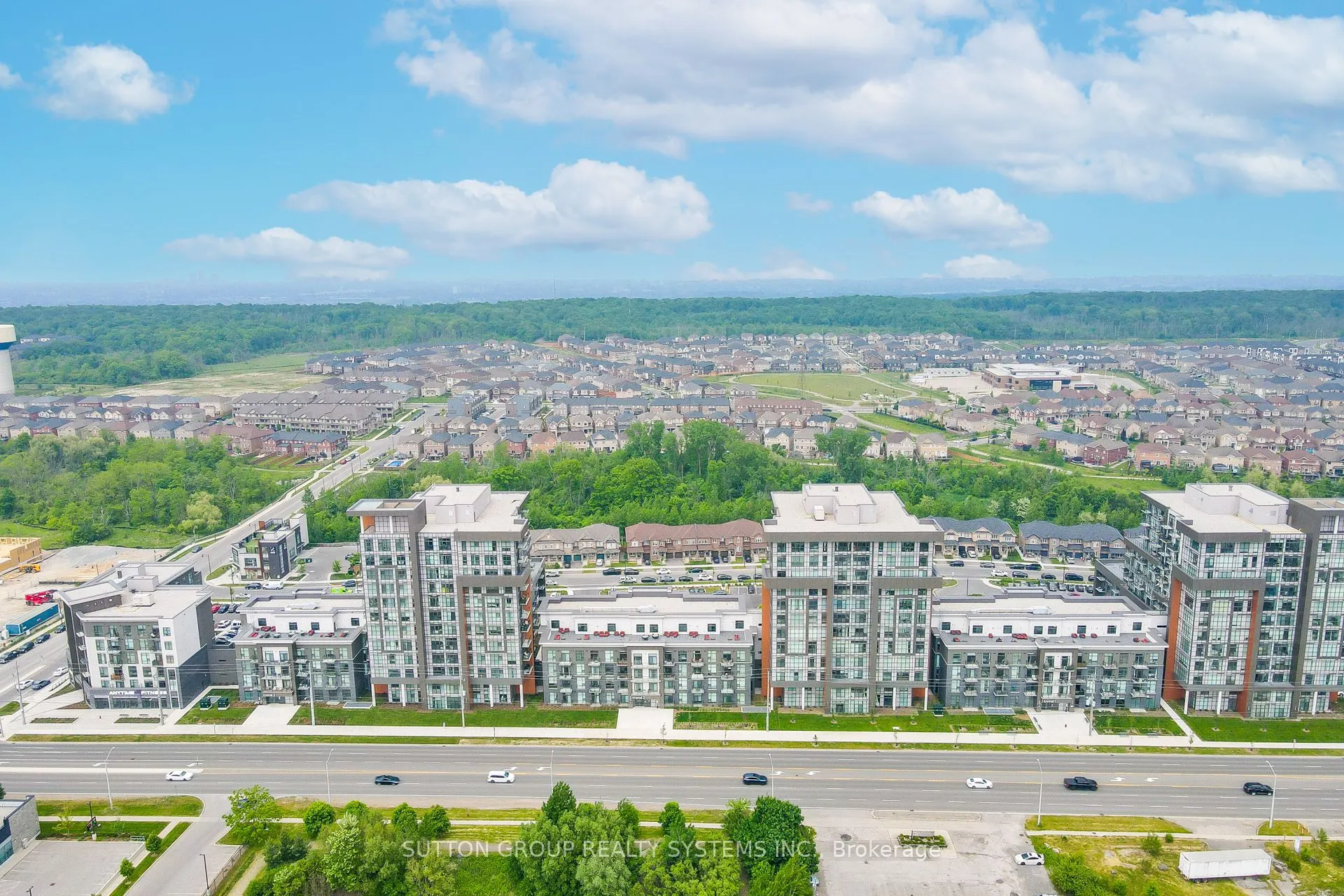 460 Dundas Street E, #231
