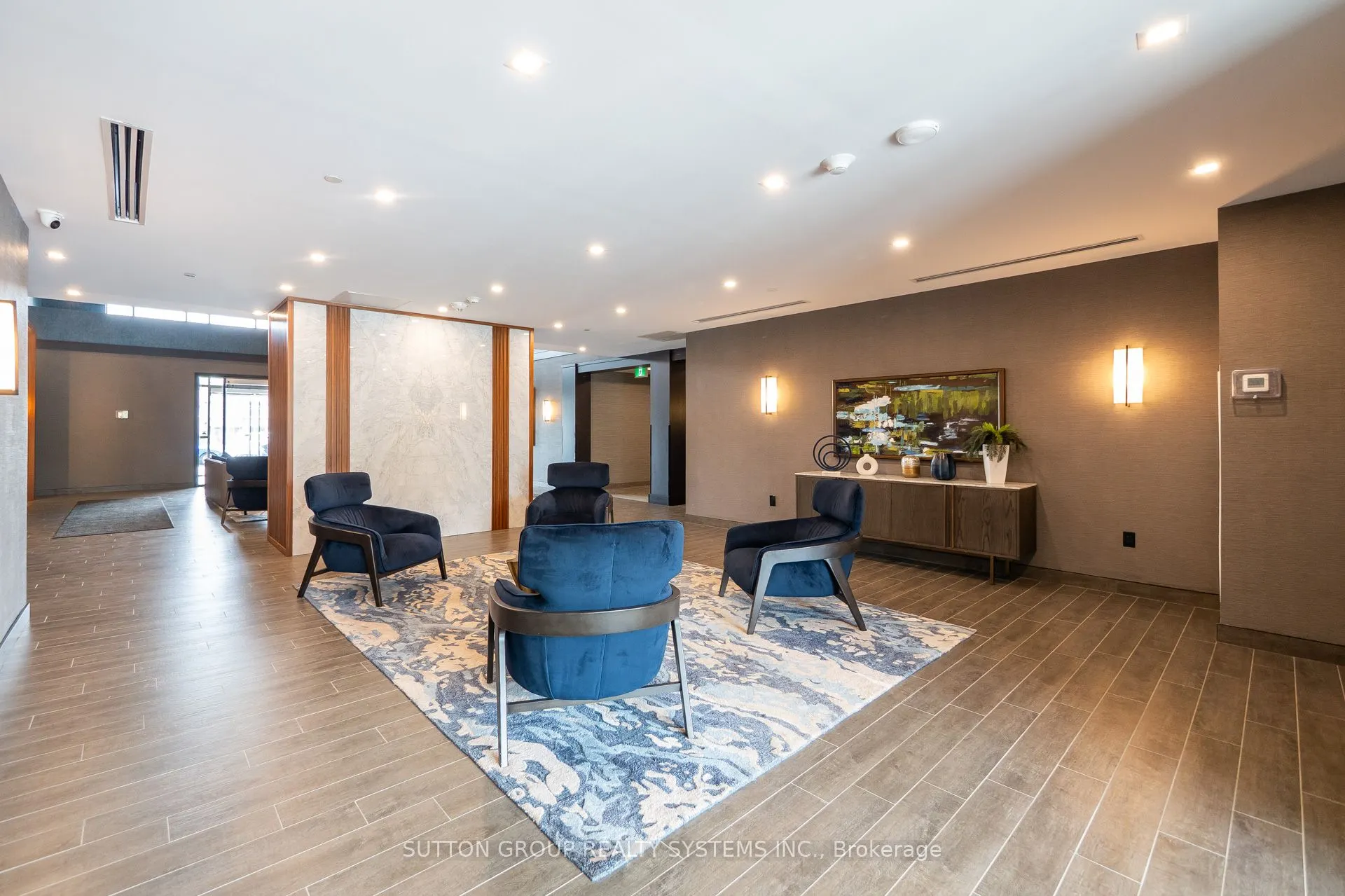 460 Dundas Street E, #231