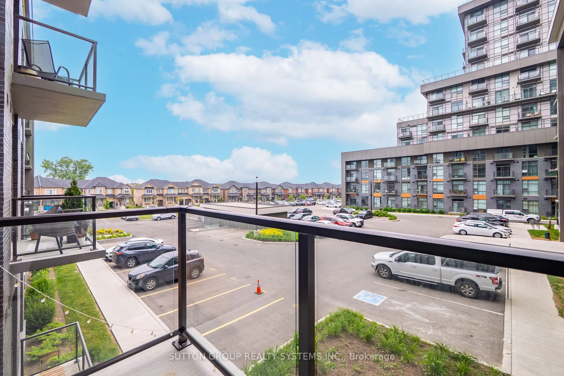 460 Dundas Street E, #231