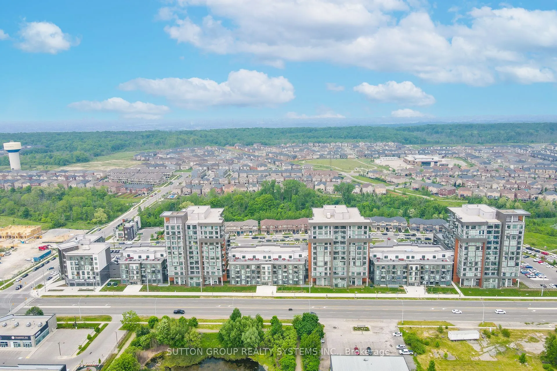 460 Dundas Street E, #231