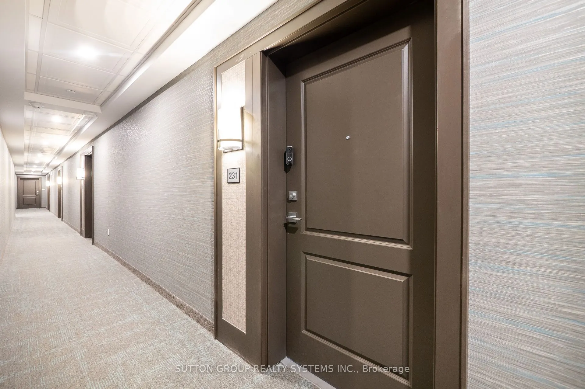 460 Dundas Street E, #231