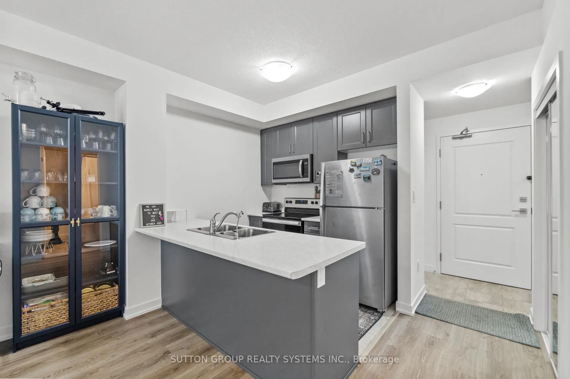 460 Dundas Street E, #231