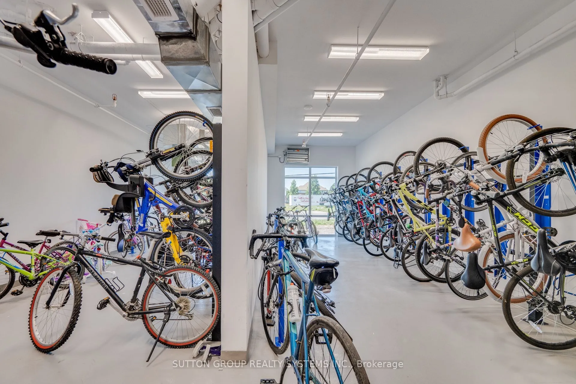460 Dundas Street E, #231