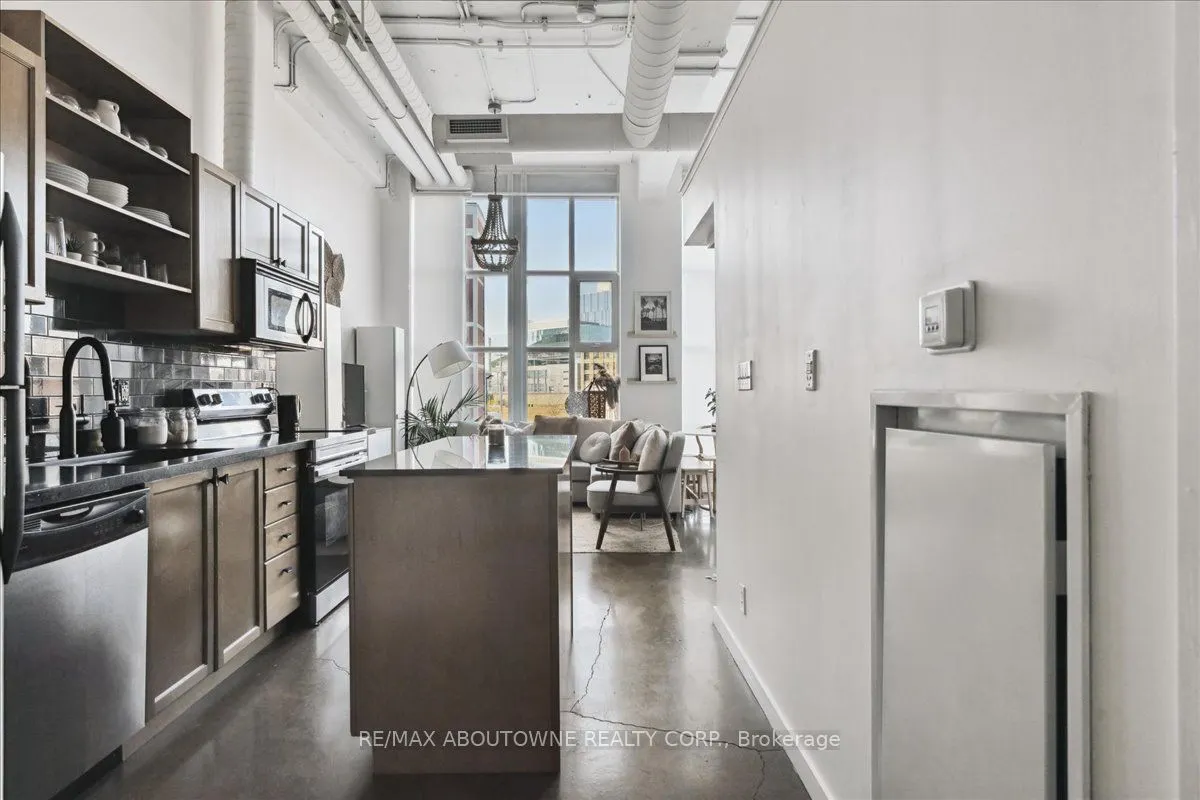 404 King Street W, #232