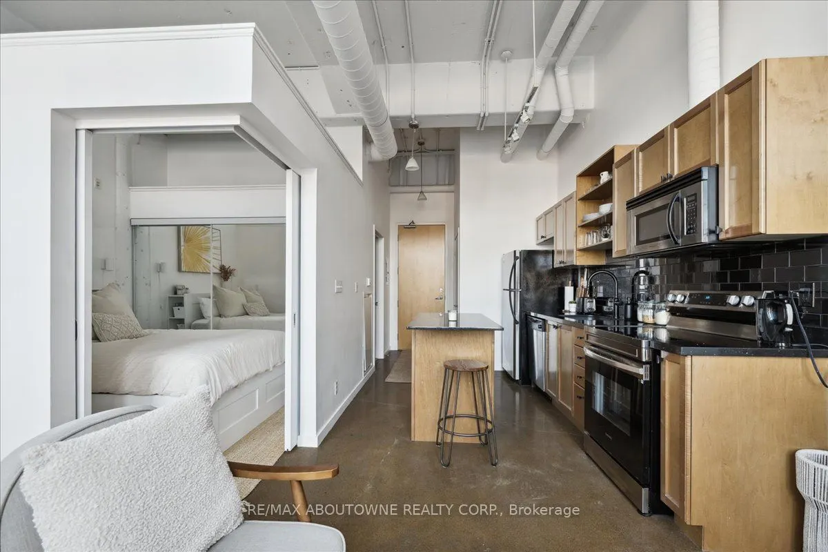 404 King Street W, #232