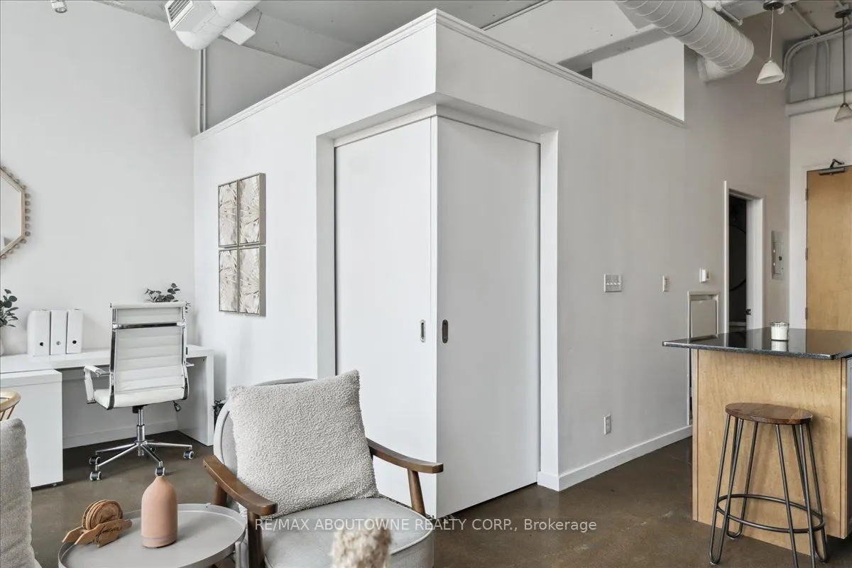 404 King Street W, #232
