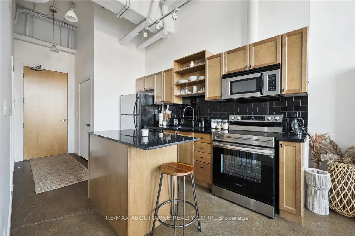 404 King Street W, #232