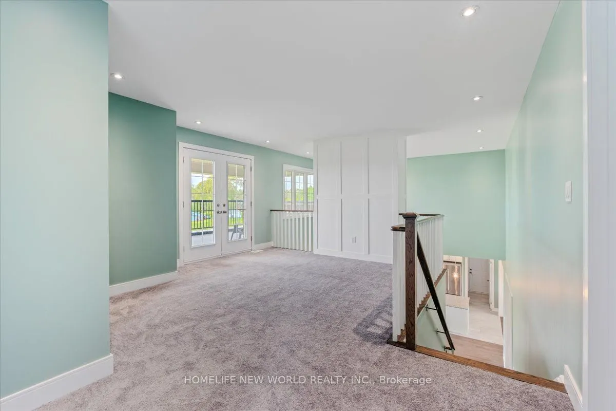 2 Bay Vista Gate
