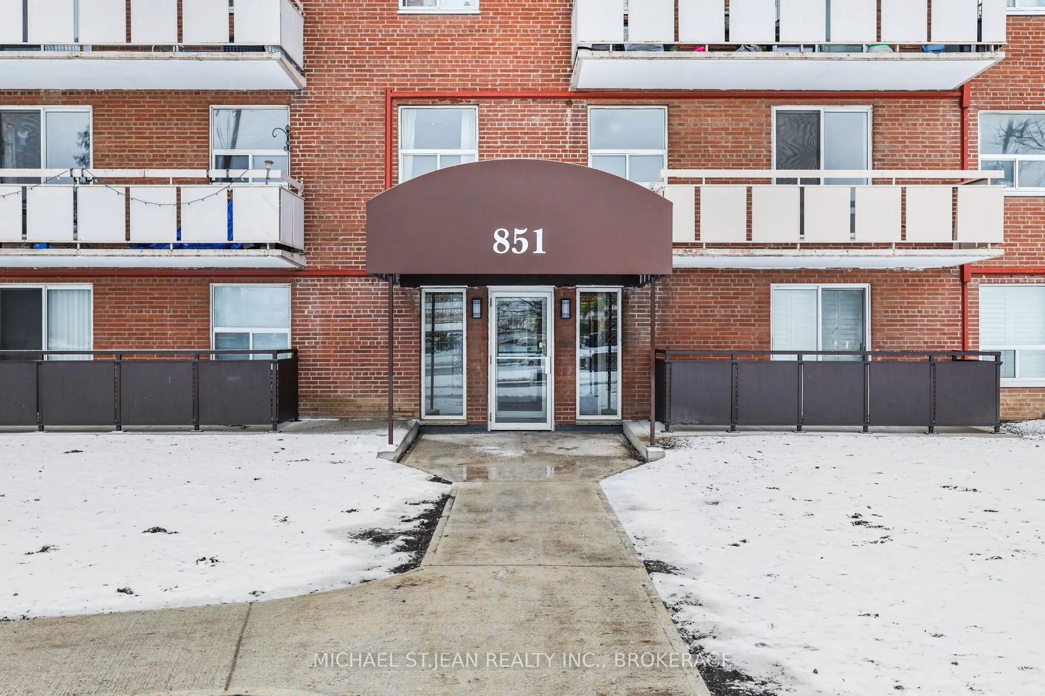 851 Queenston Road, #802
