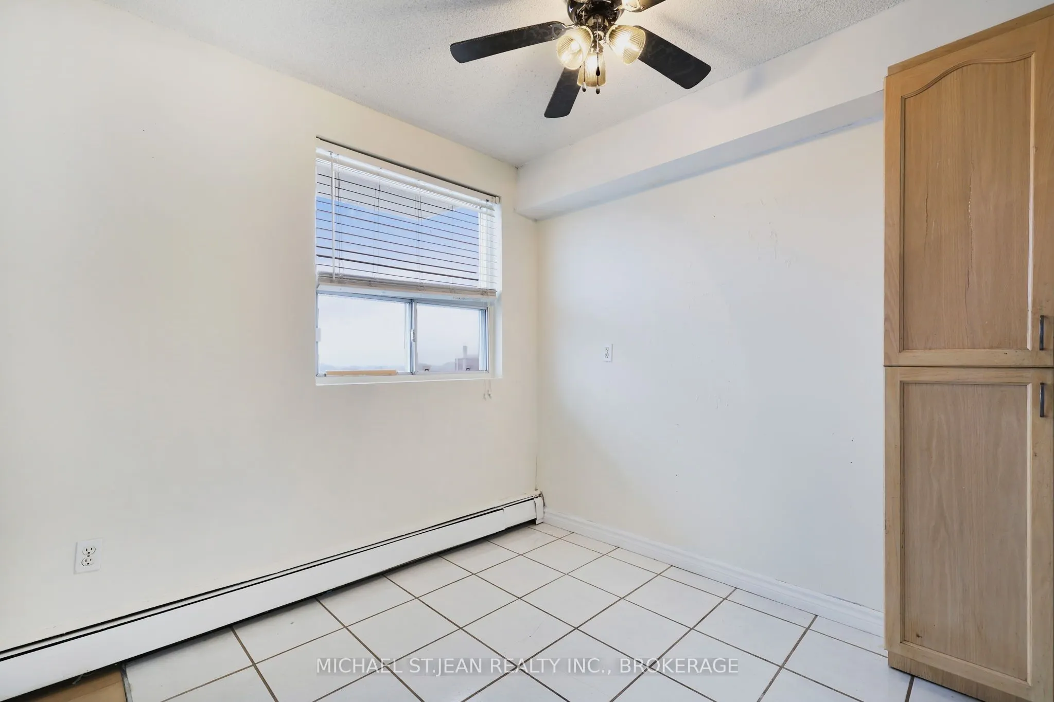 851 Queenston Road, #802