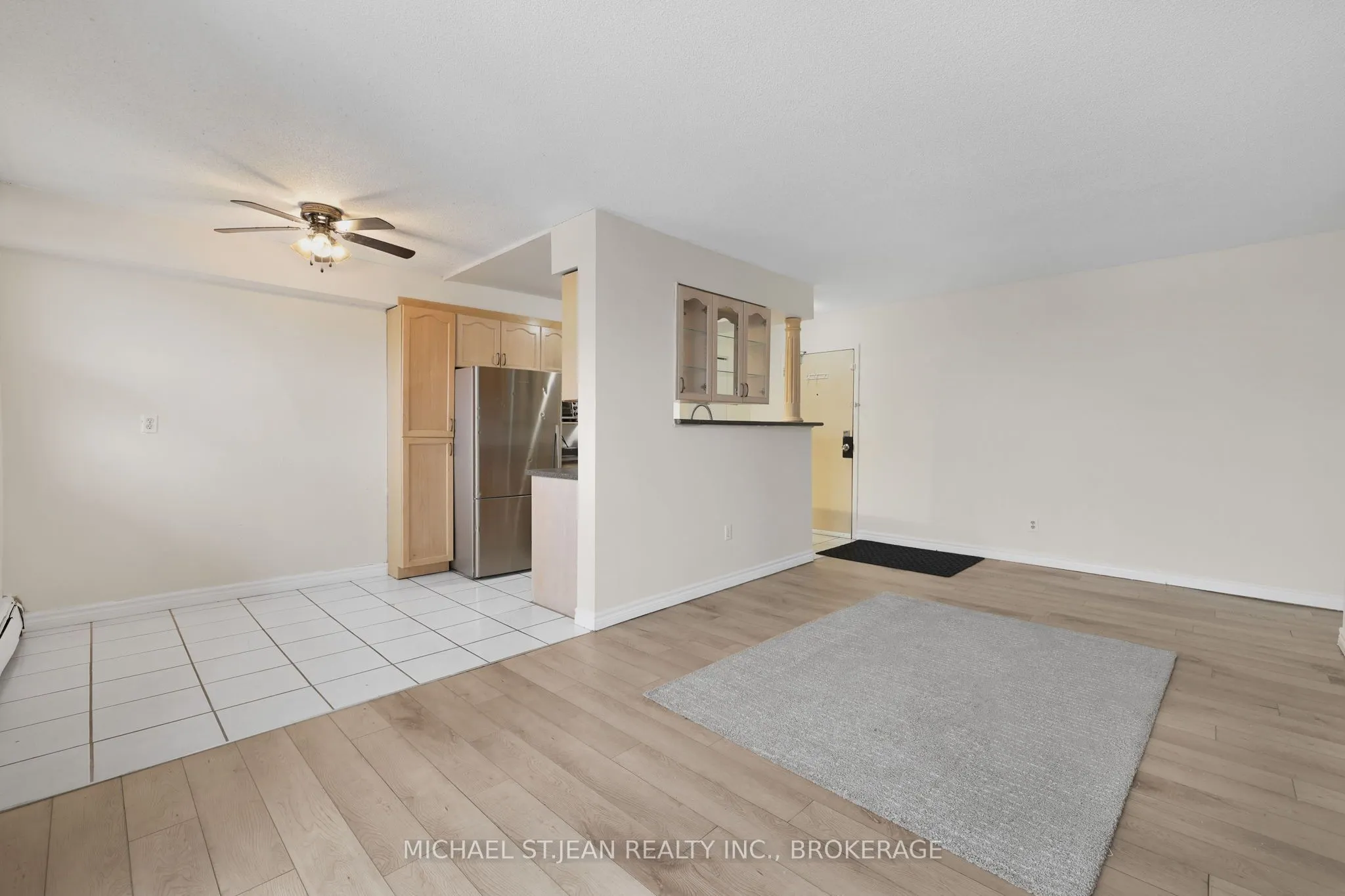 851 Queenston Road, #802
