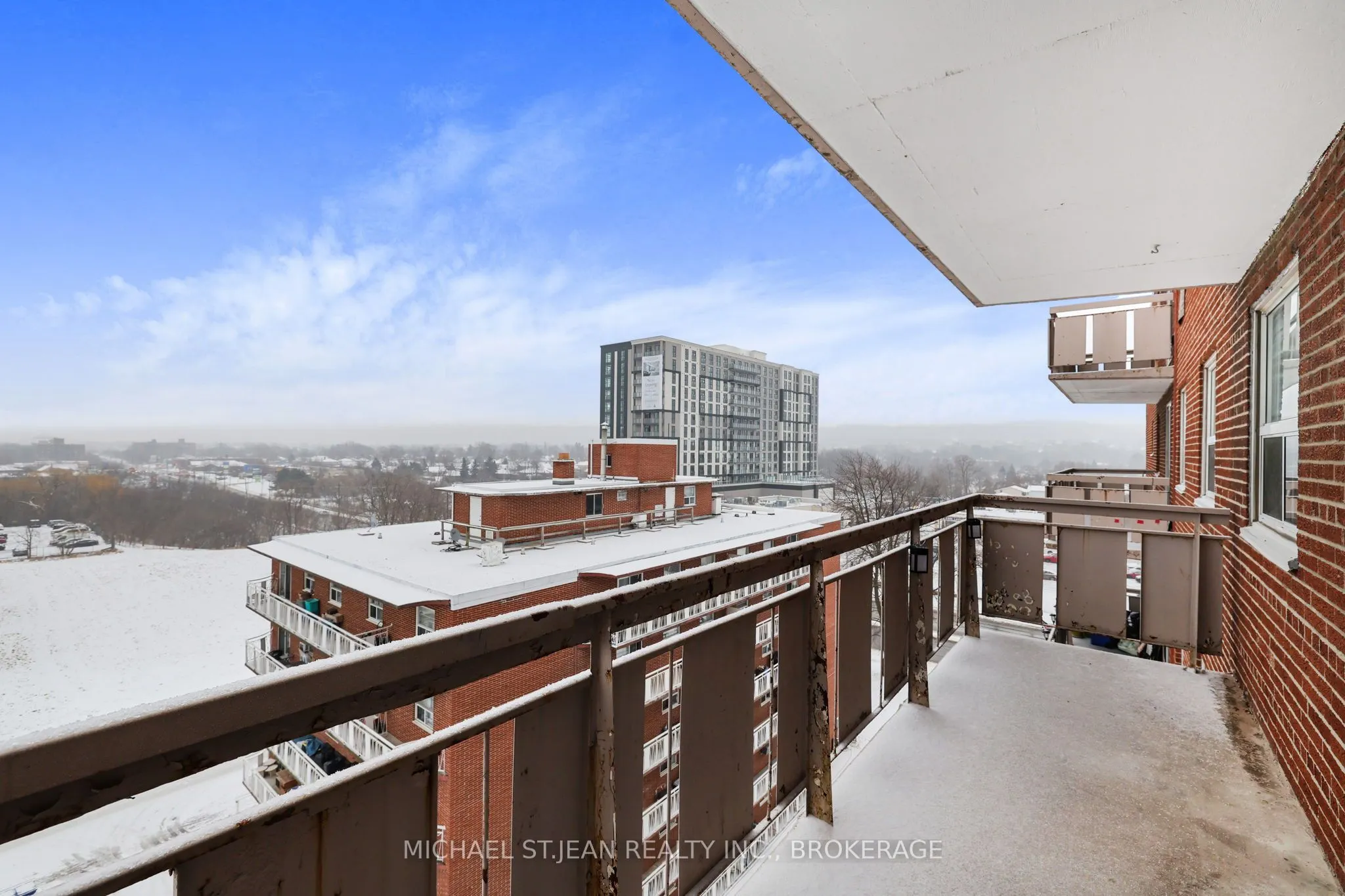 851 Queenston Road, #802