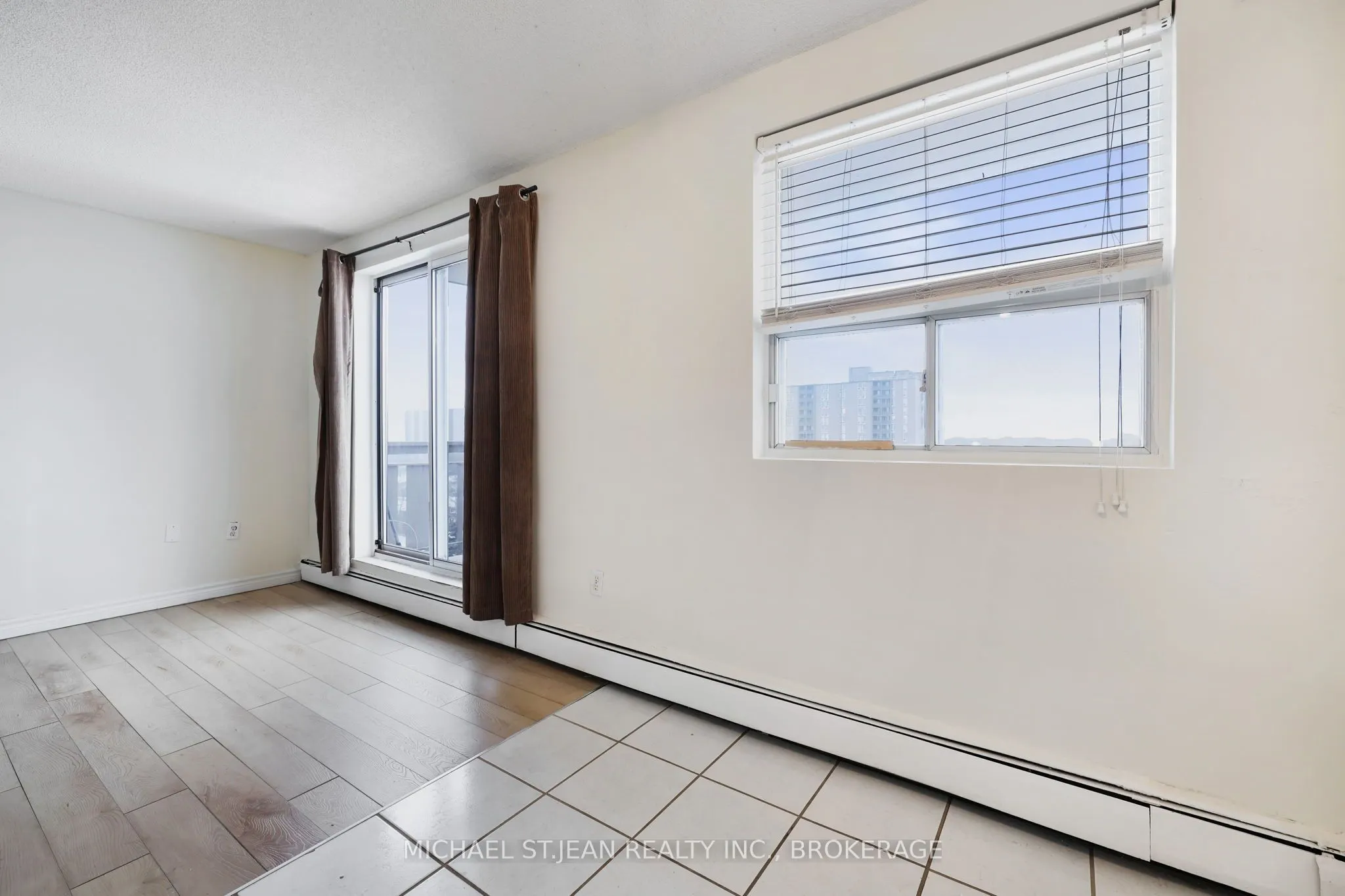 851 Queenston Road, #802