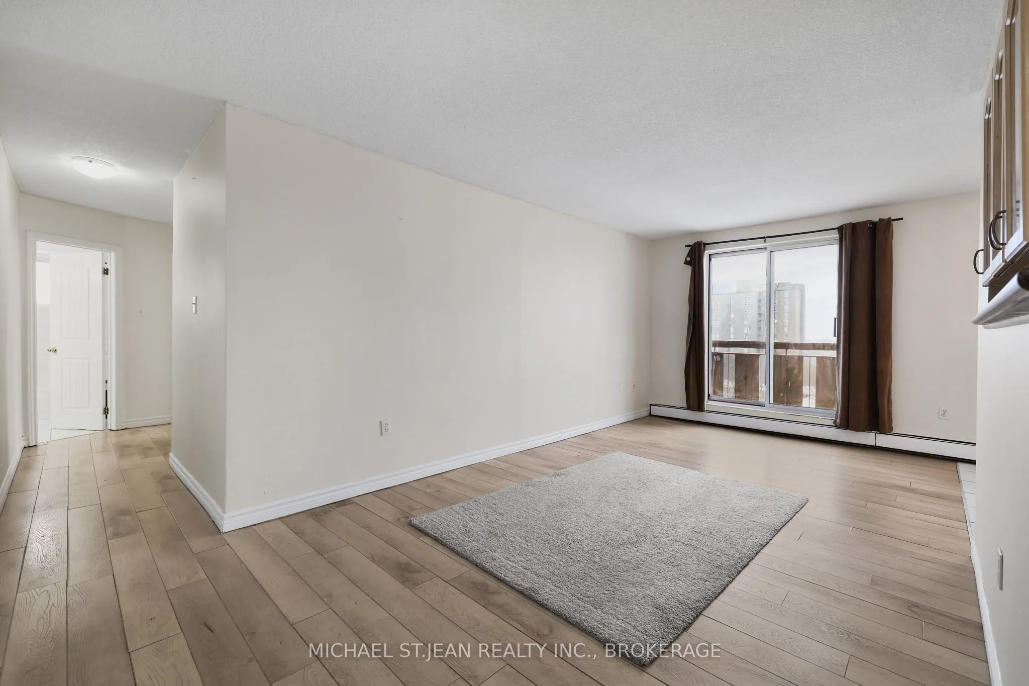 851 Queenston Road, #802