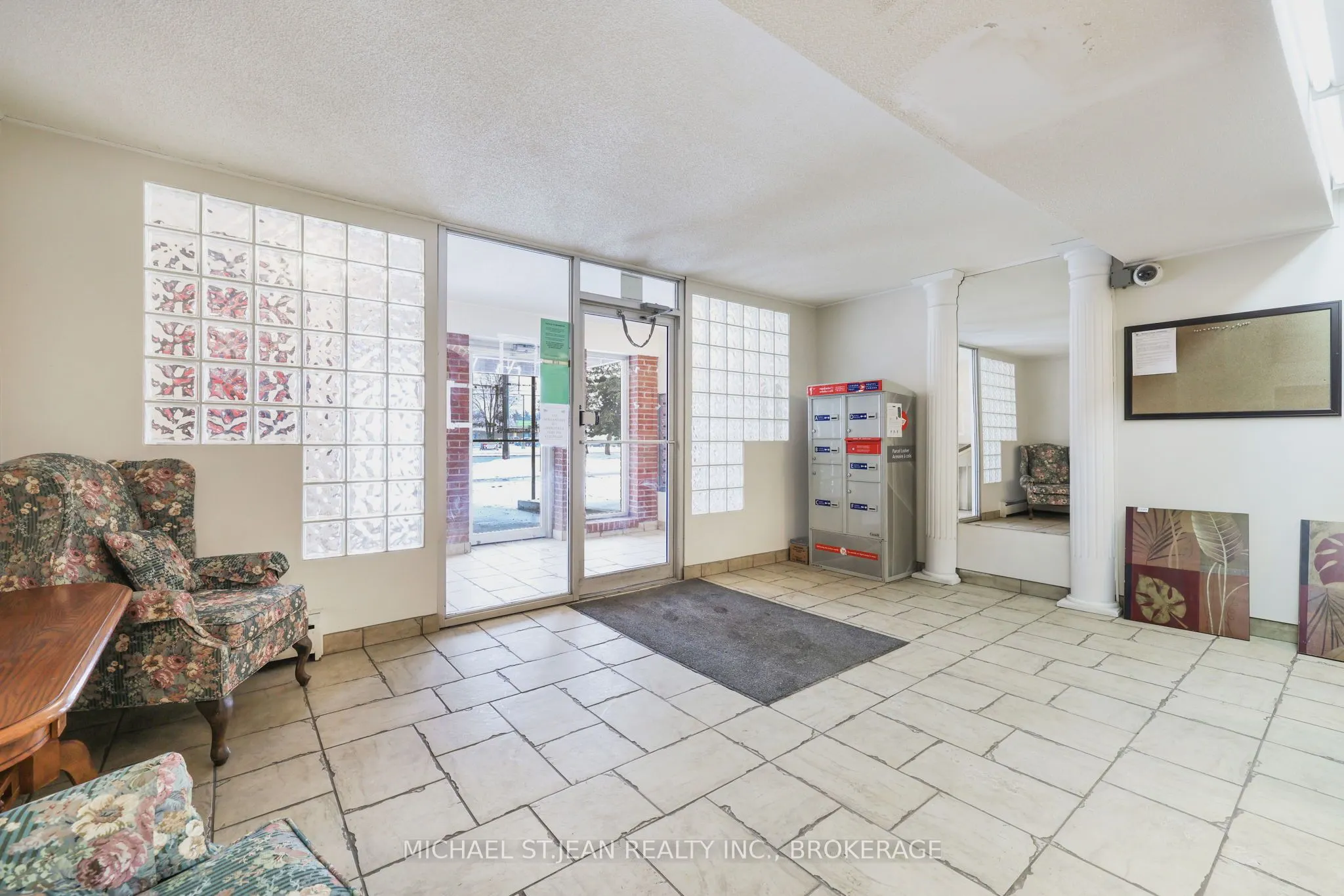 851 Queenston Road, #802