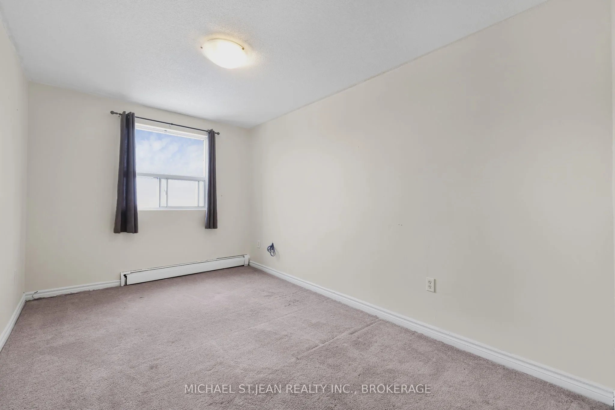 851 Queenston Road, #802
