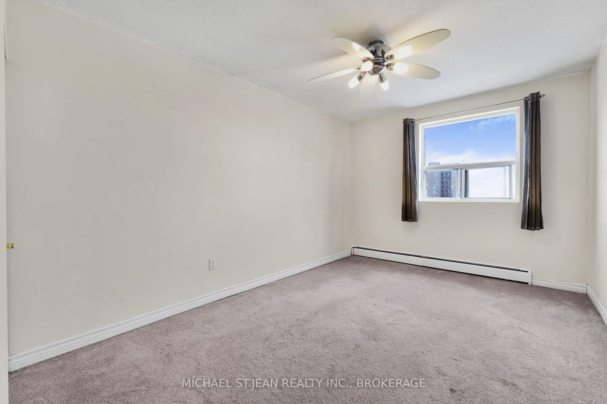 851 Queenston Road, #802