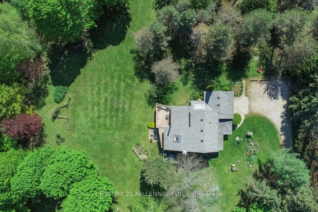 248504 5 Sideroad