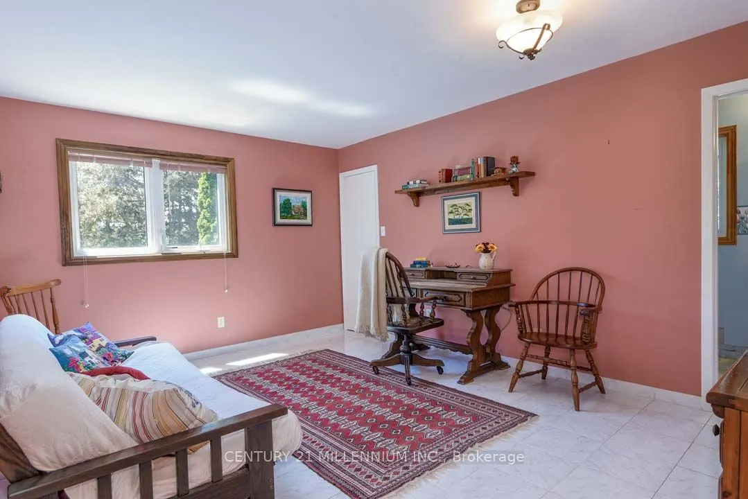 248504 5 Sideroad