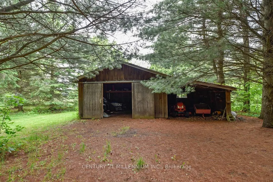 248504 5 Sideroad