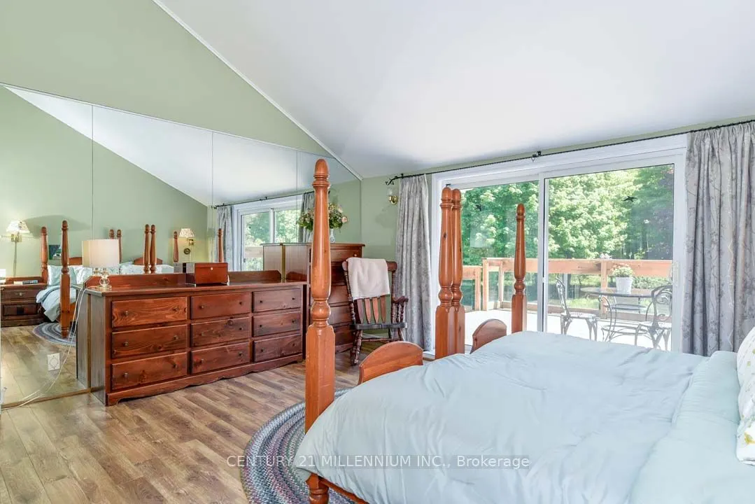 248504 5 Sideroad