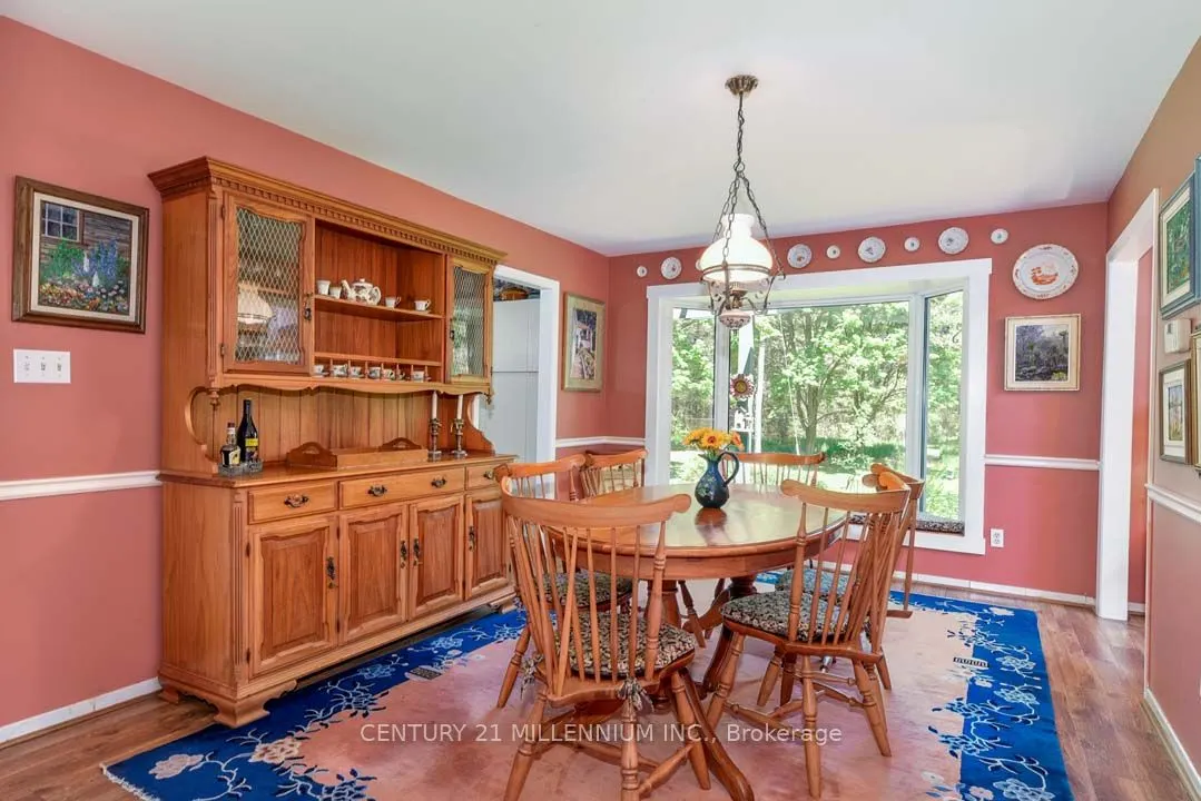 248504 5 Sideroad
