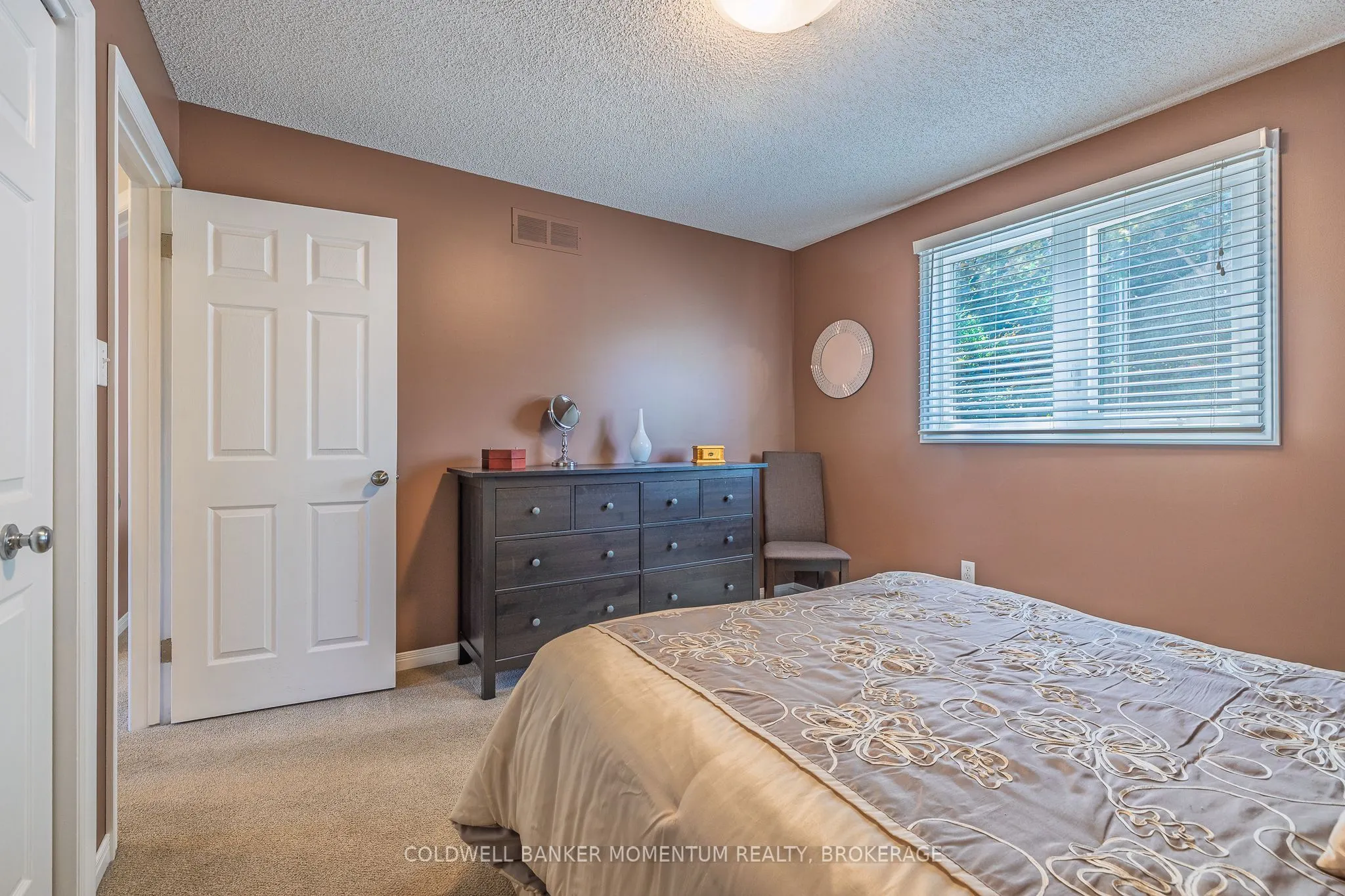 4544 IVY GARDENS Crescent