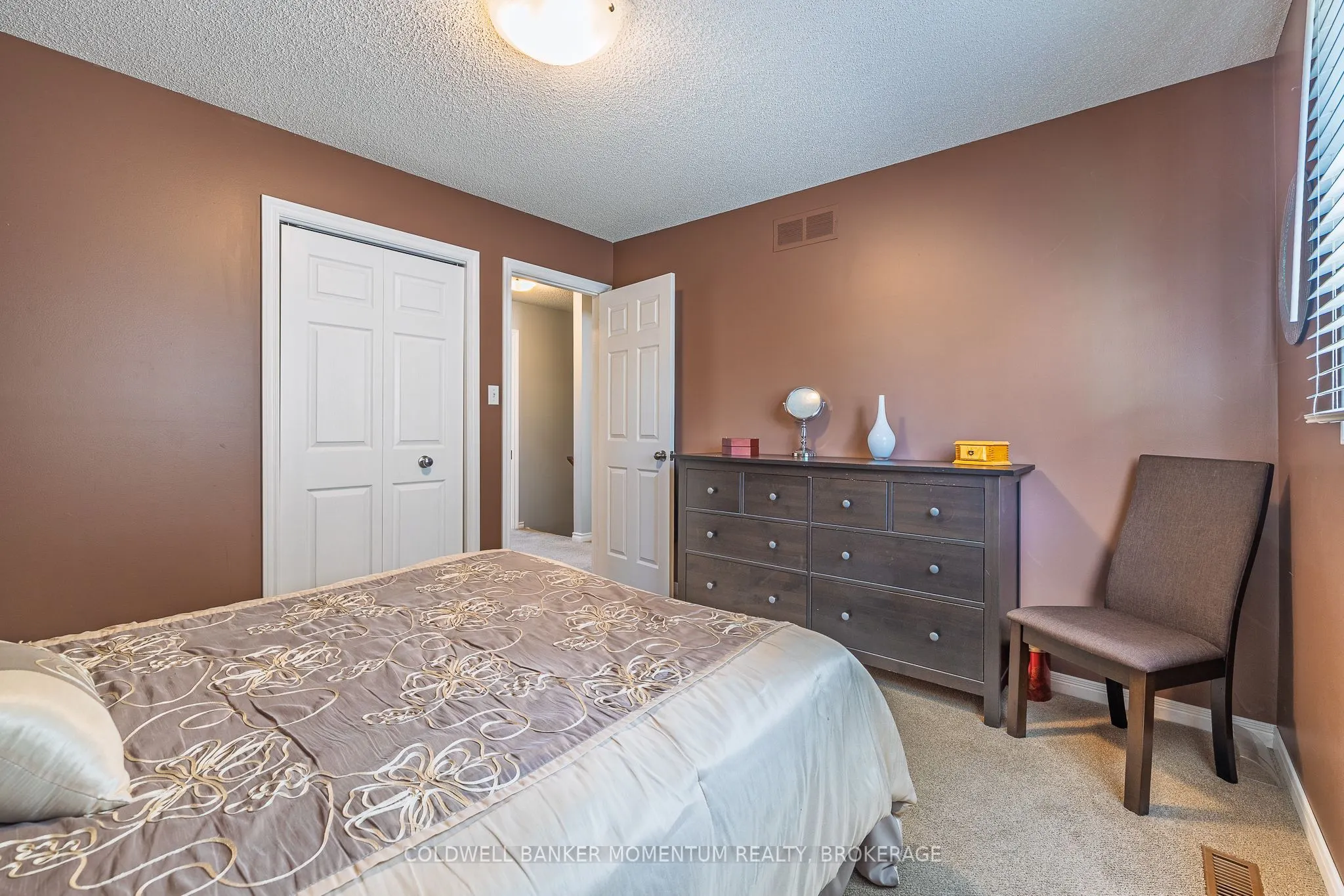 4544 IVY GARDENS Crescent