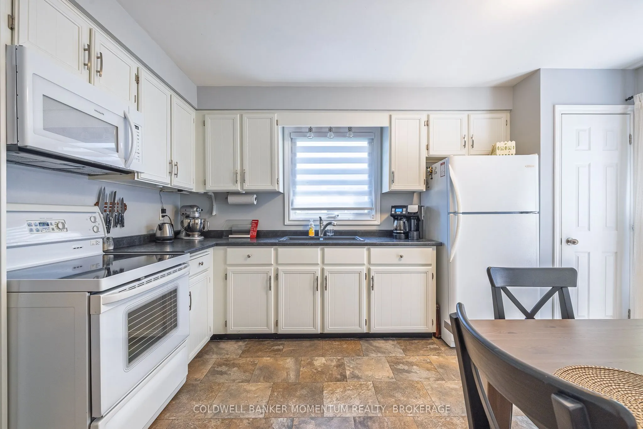 4544 IVY GARDENS Crescent