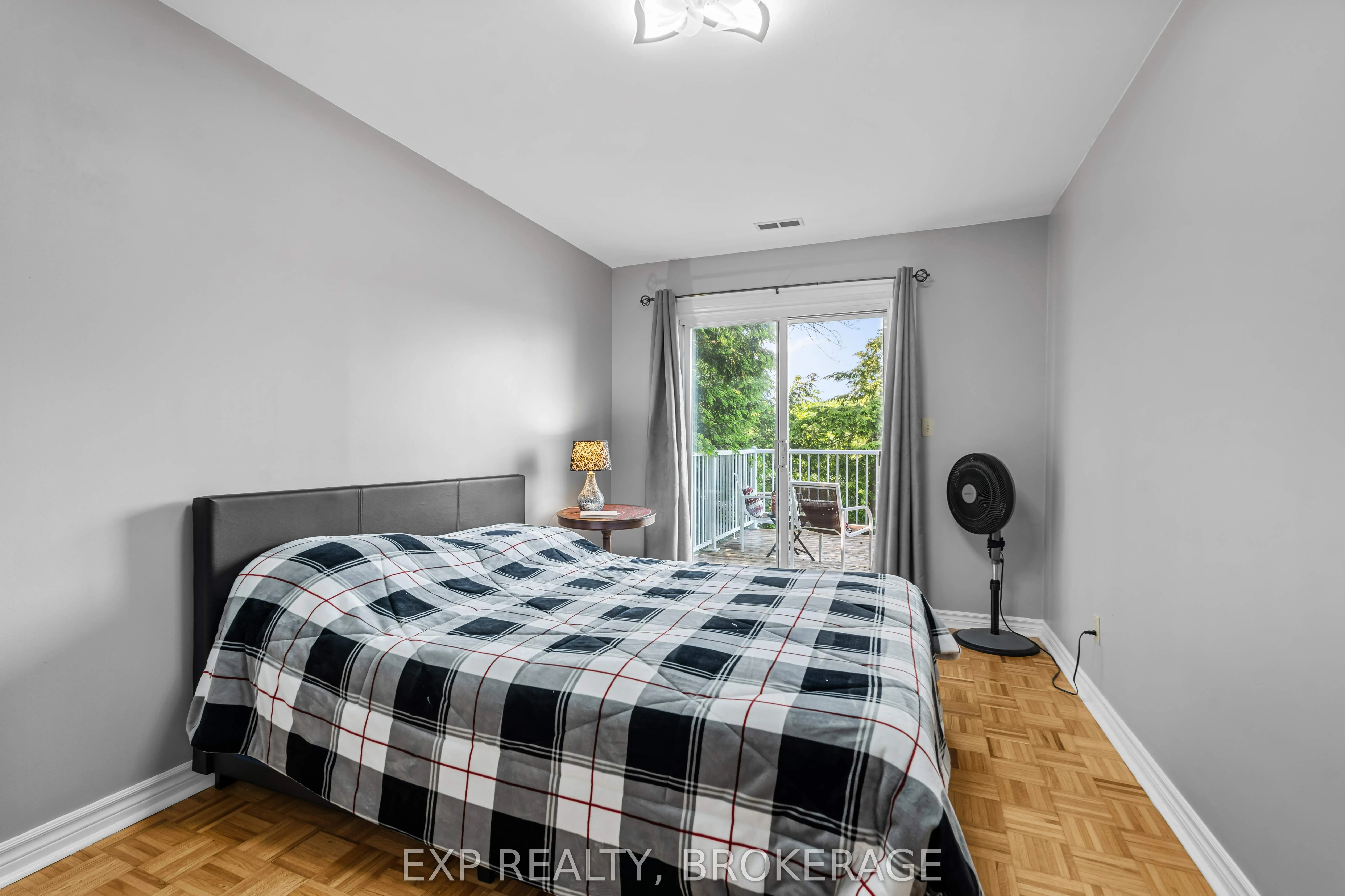 5525 RIDEAU Road