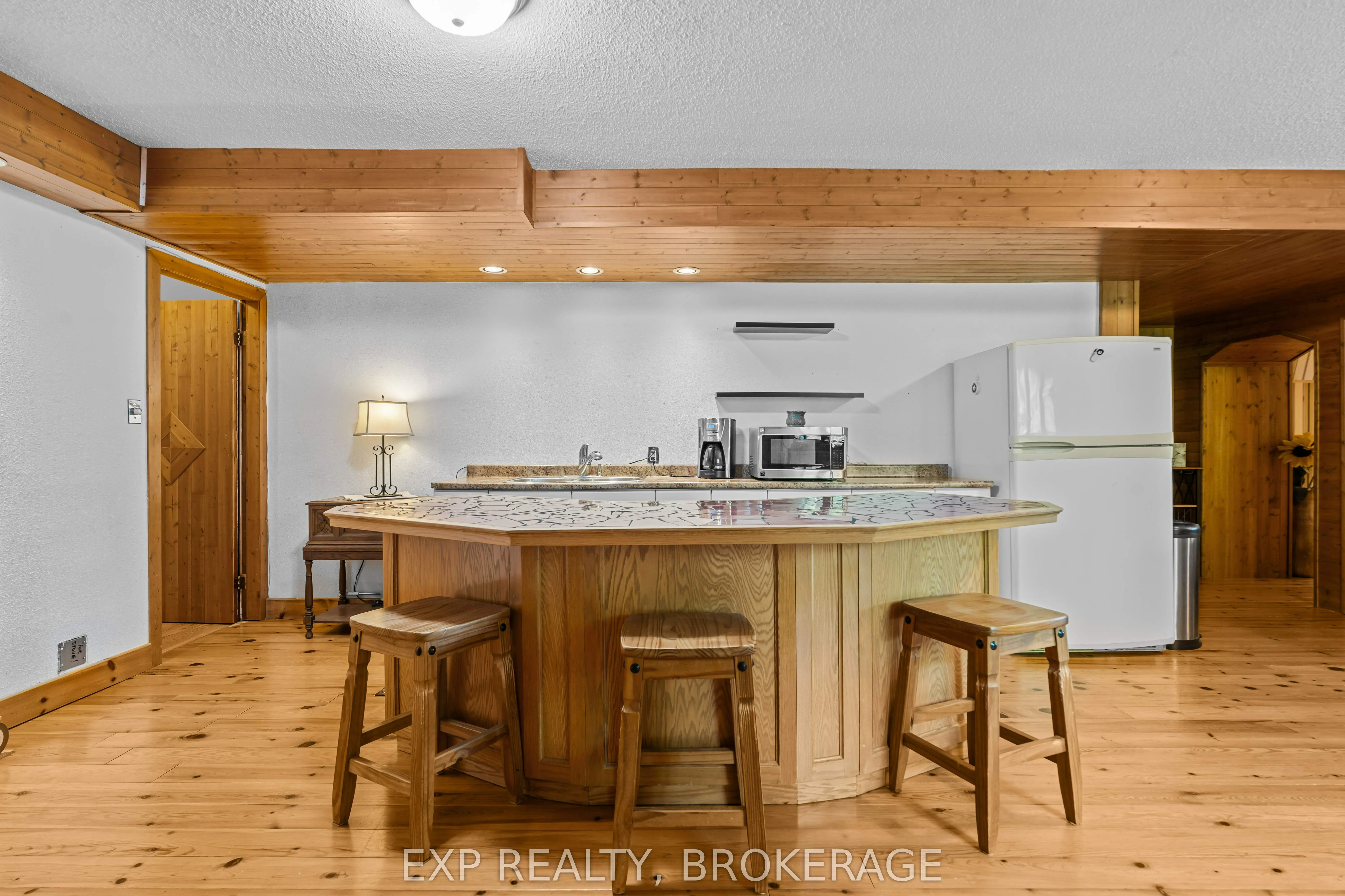 5525 RIDEAU Road