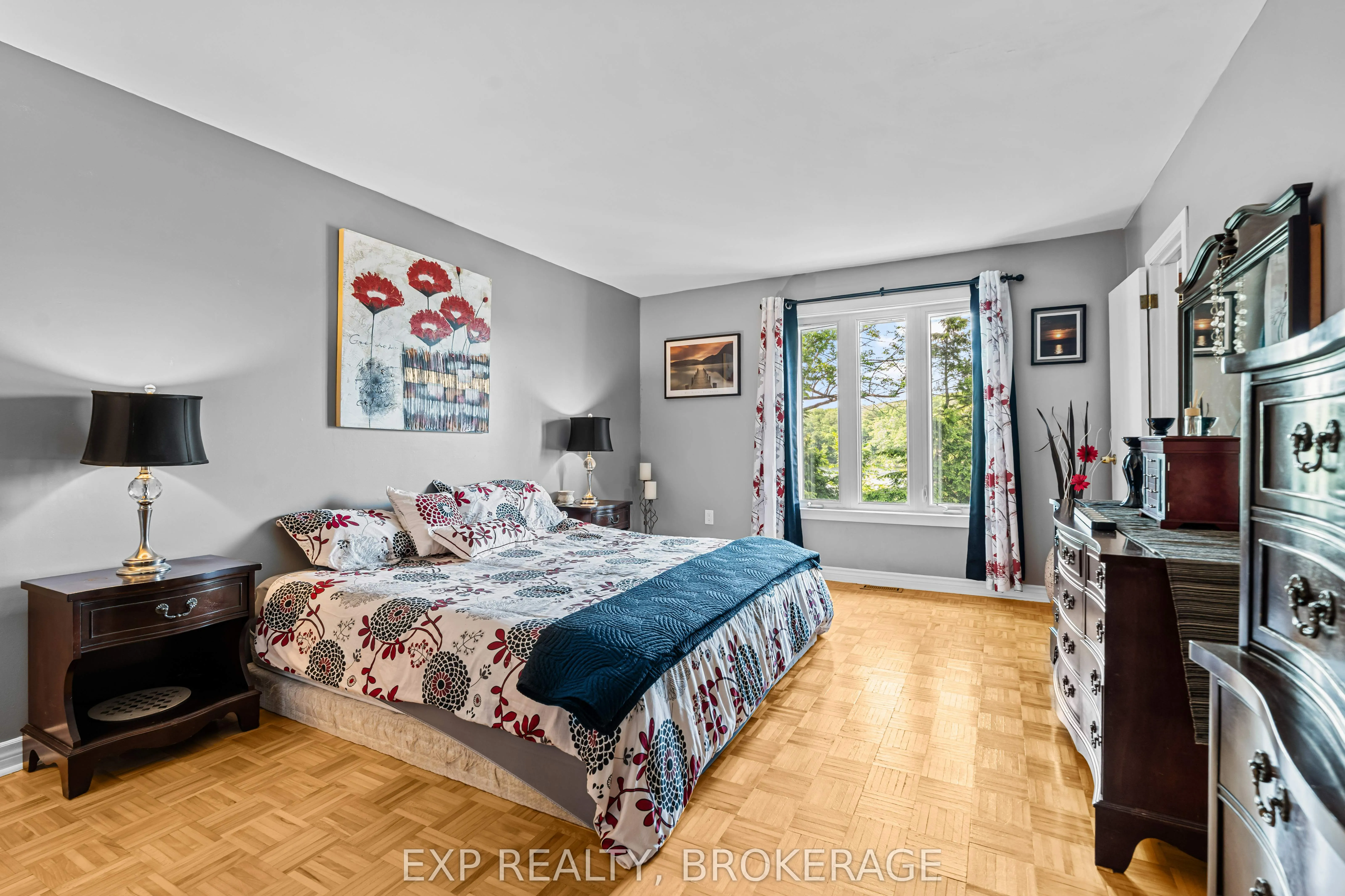 5525 RIDEAU Road