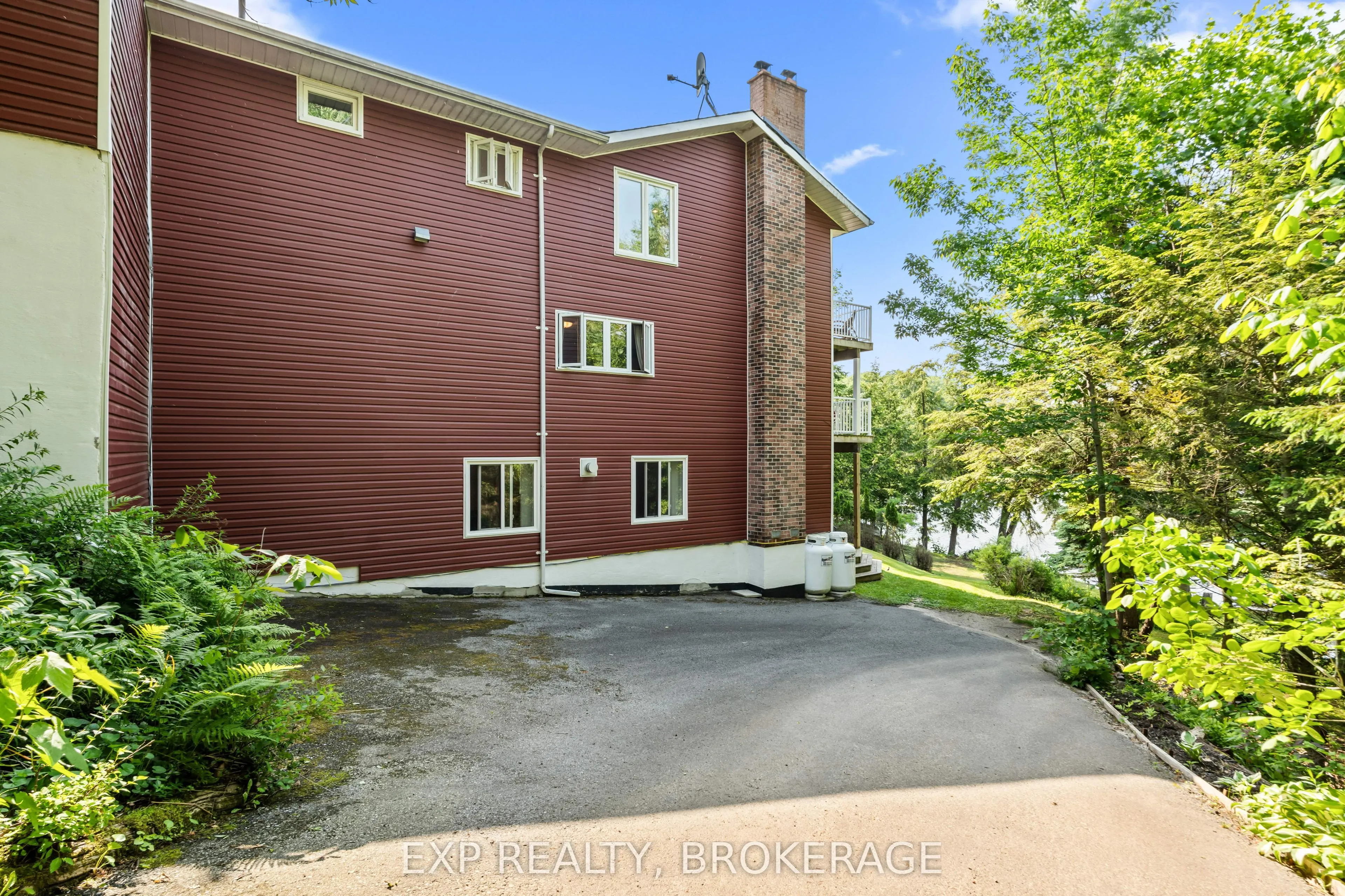 5525 RIDEAU Road