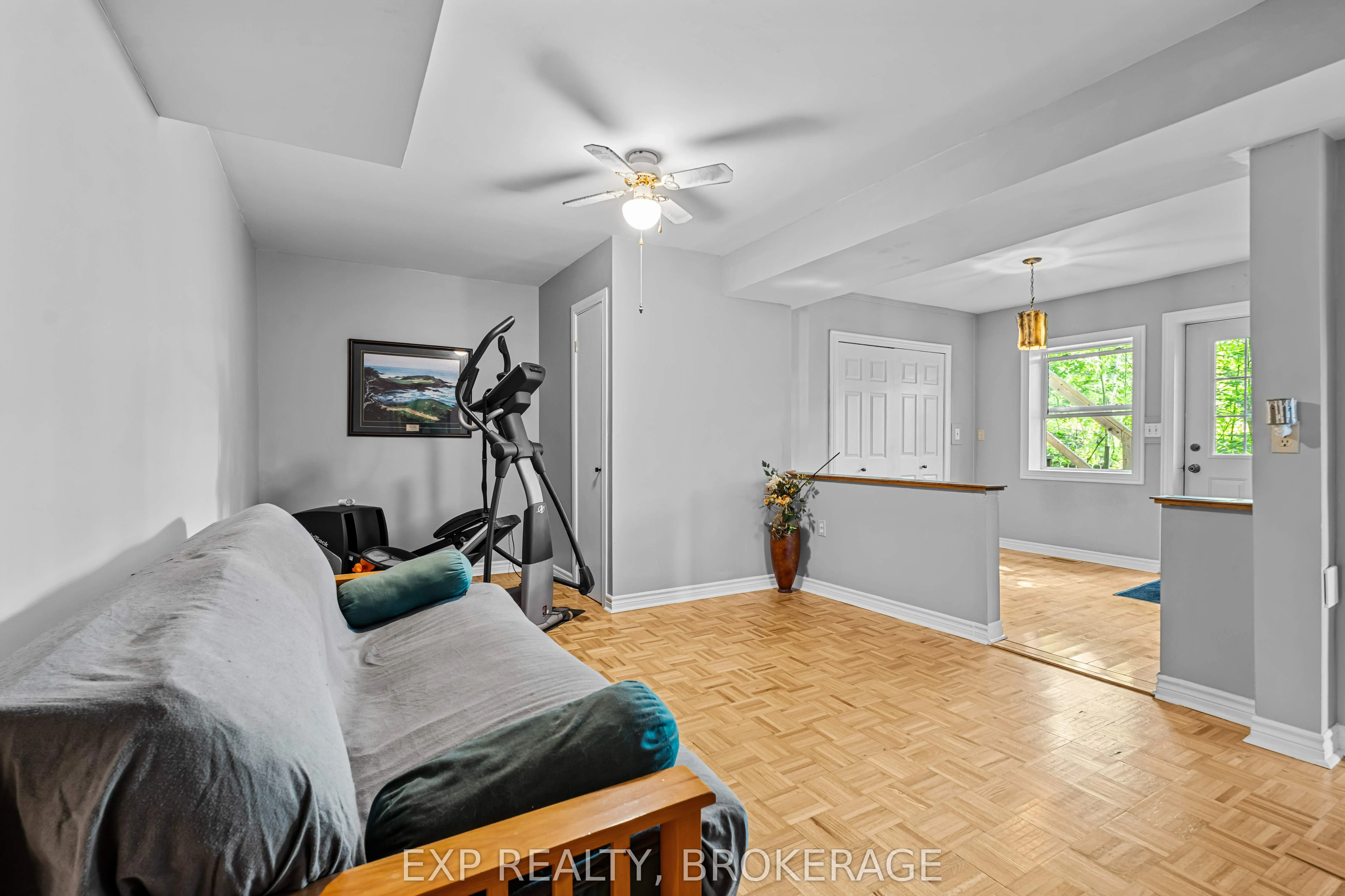 5525 RIDEAU Road