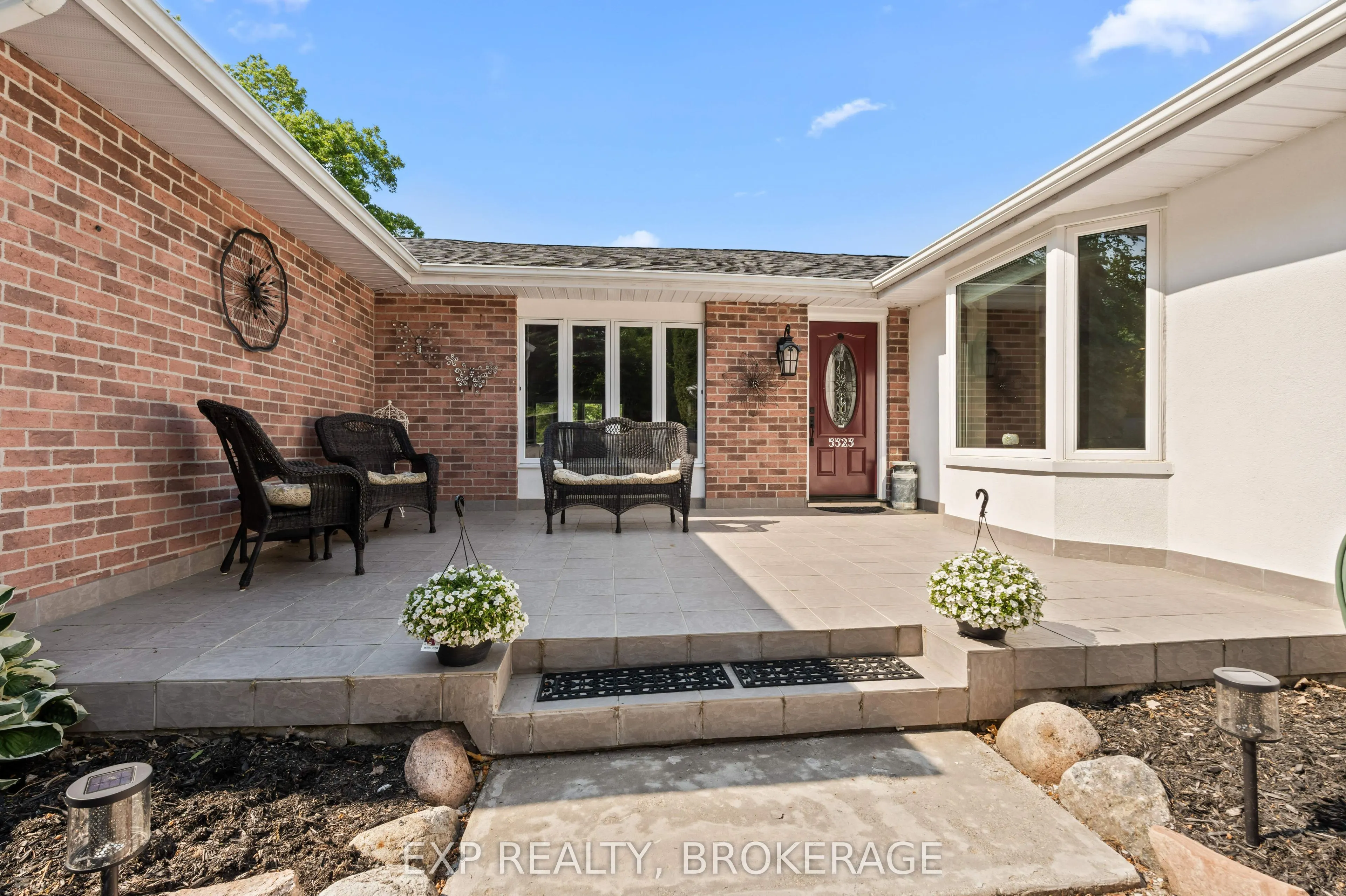 5525 RIDEAU Road