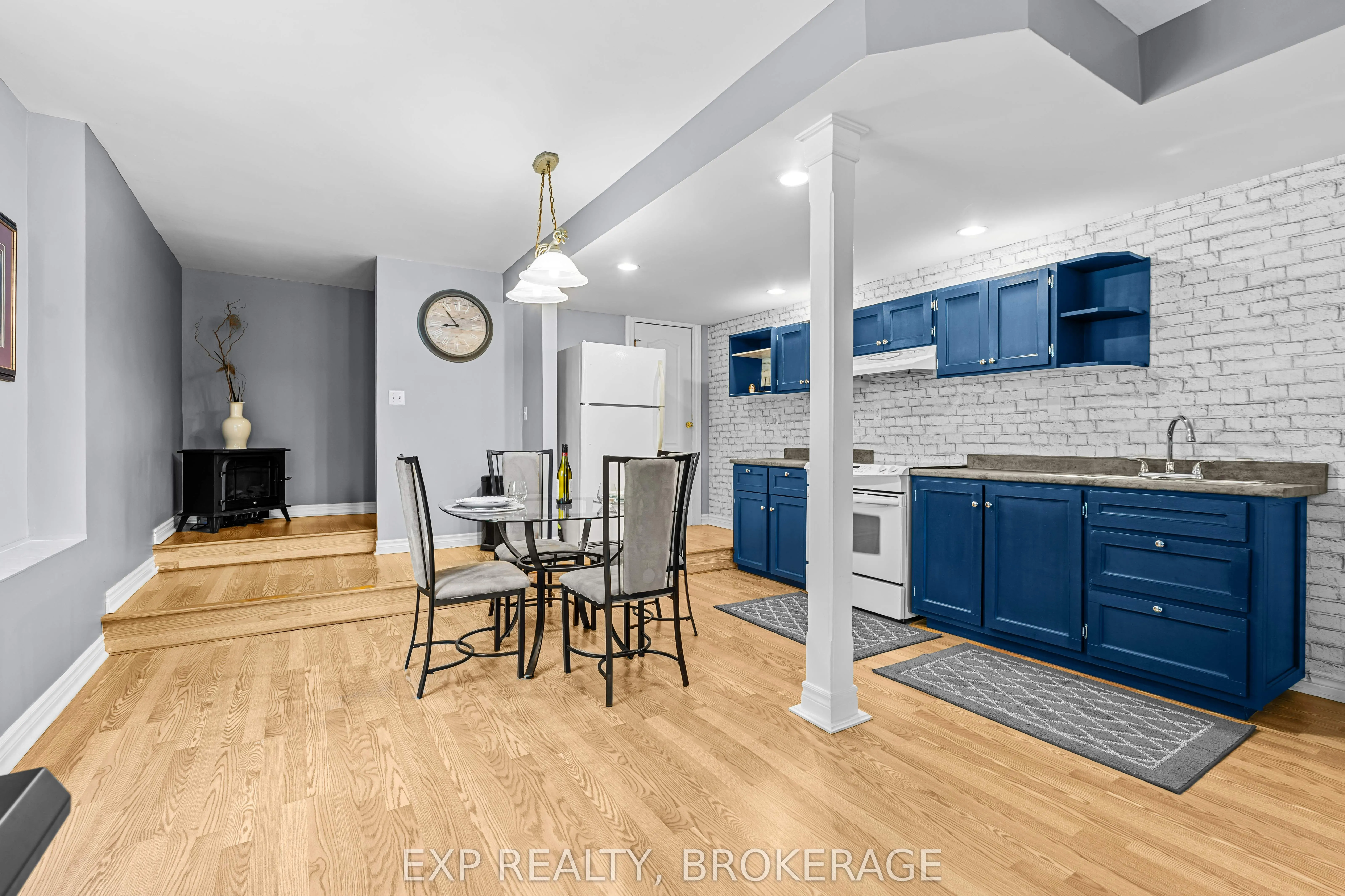 5525 RIDEAU Road