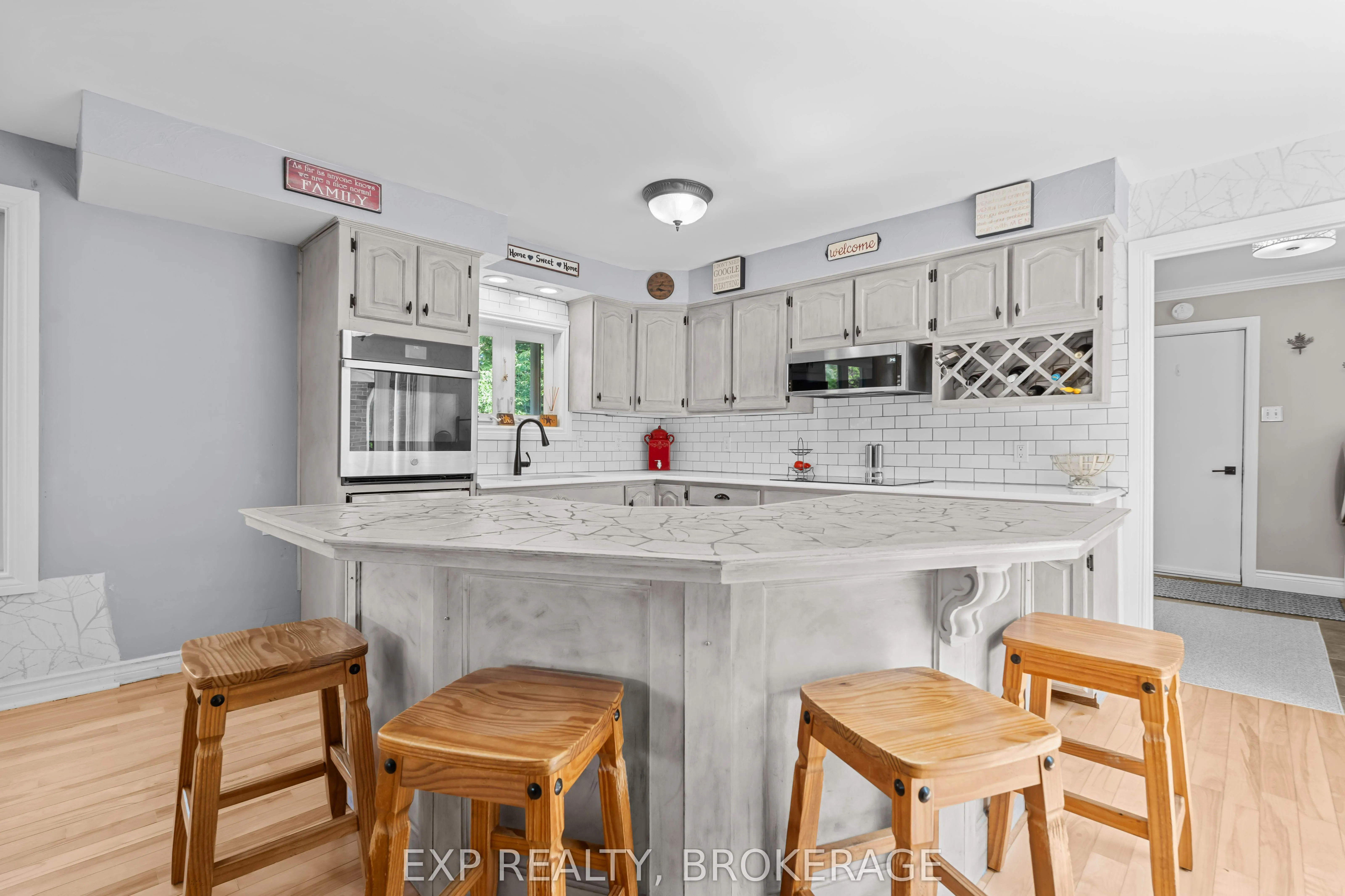 5525 RIDEAU Road