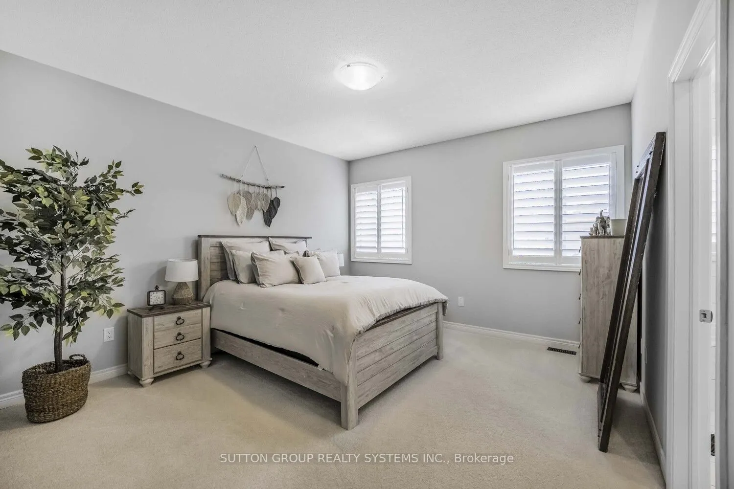 93 Westfield Crescent