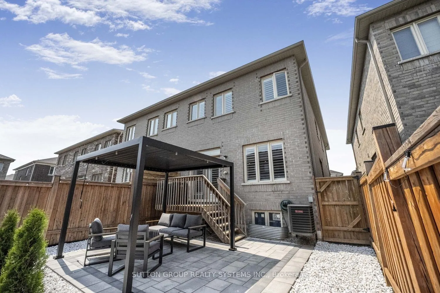 93 Westfield Crescent