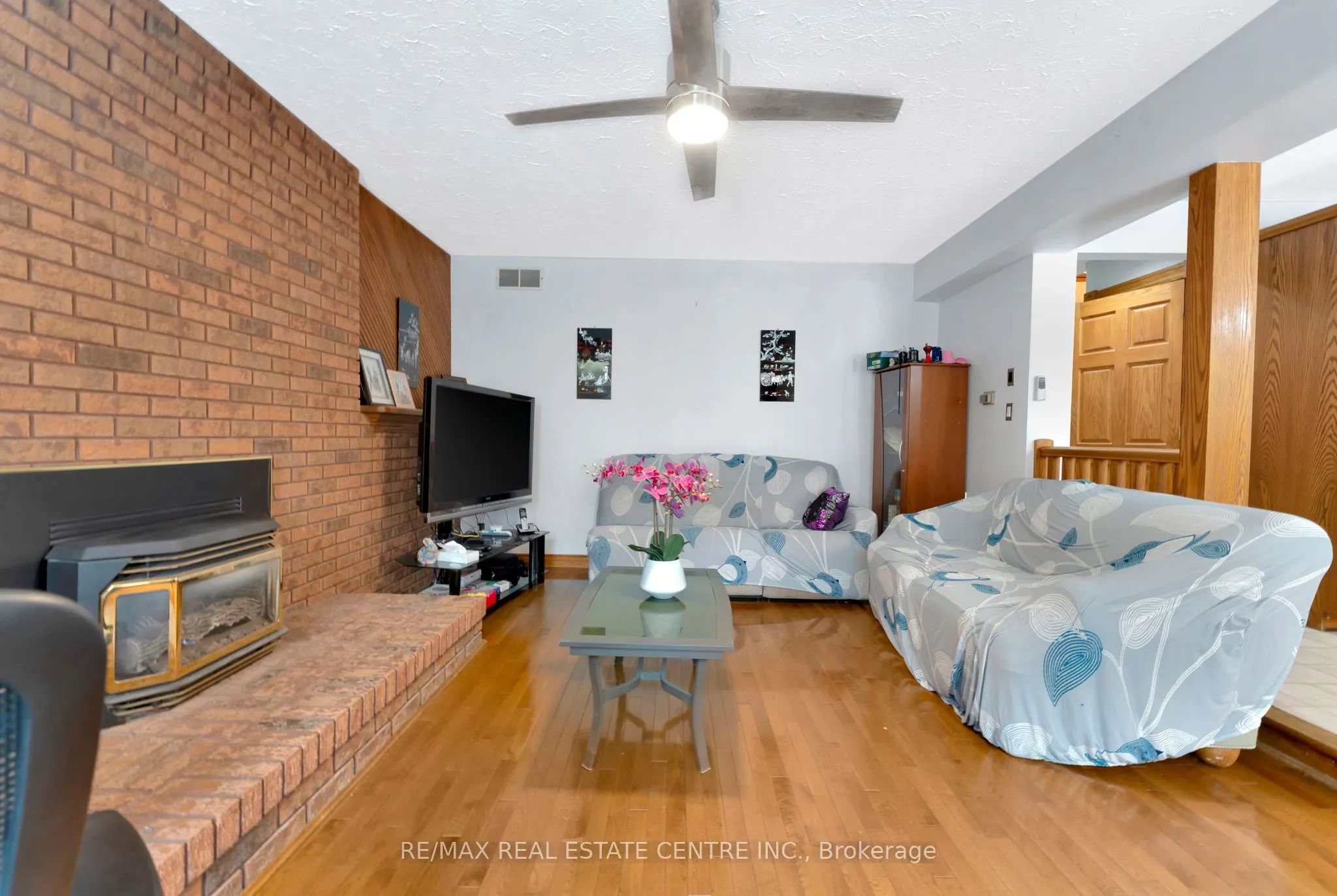 145 ALBERT Street E