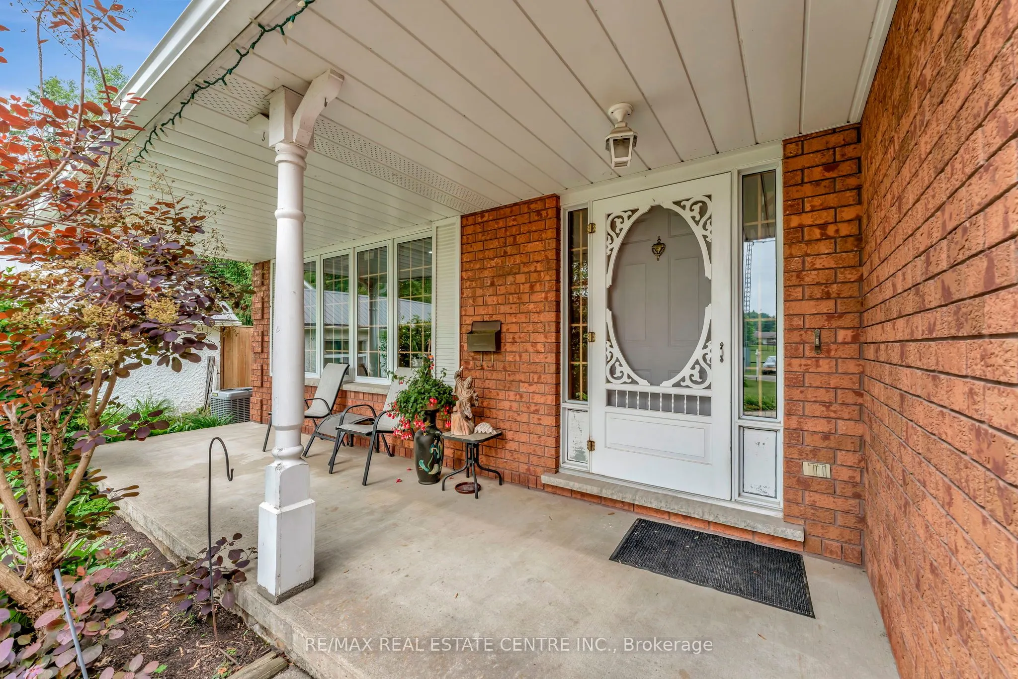 145 ALBERT Street E