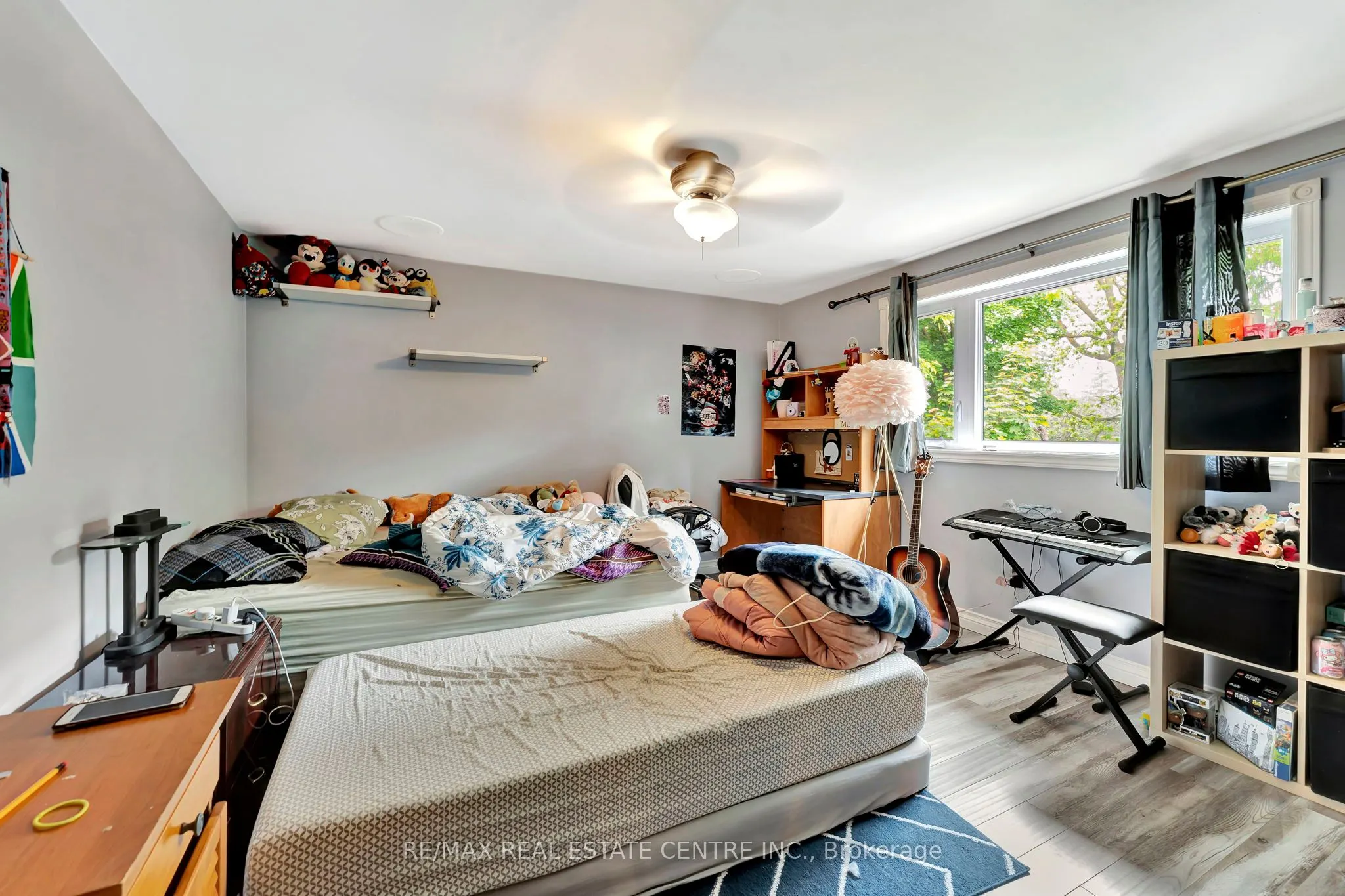 145 ALBERT Street E