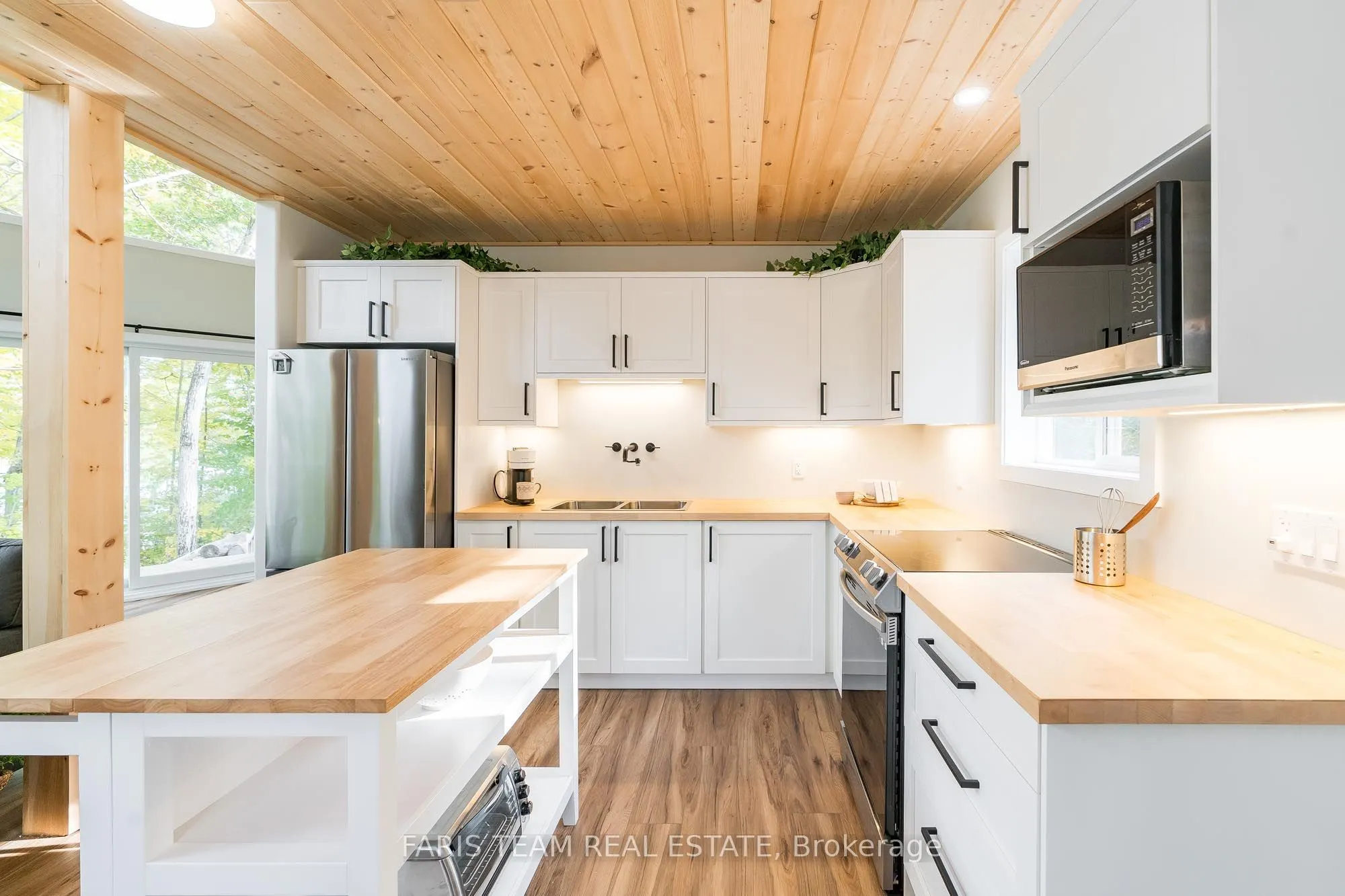 9316 Georgian Bay Shore