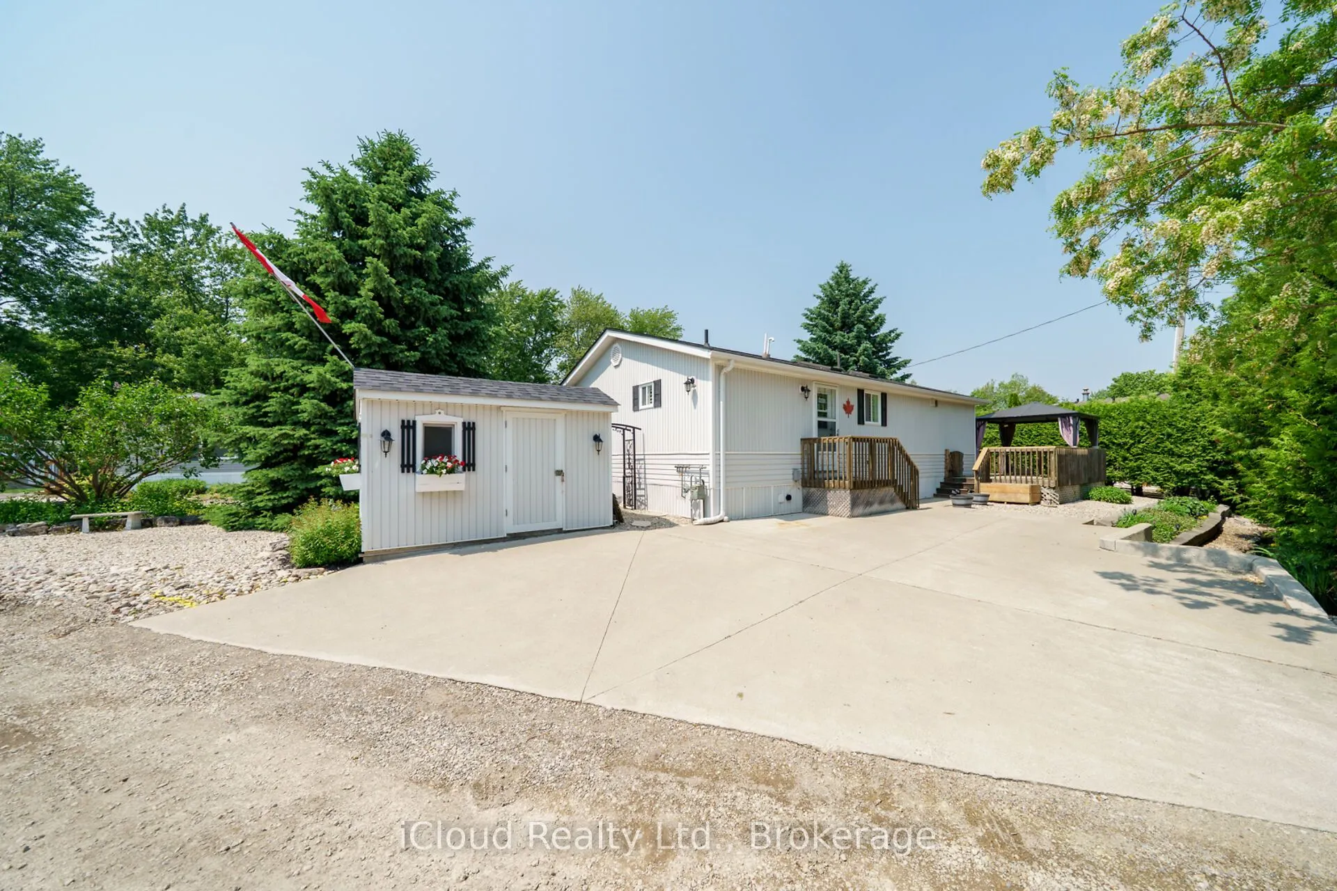 2 Golden Pond Road Pvt Road