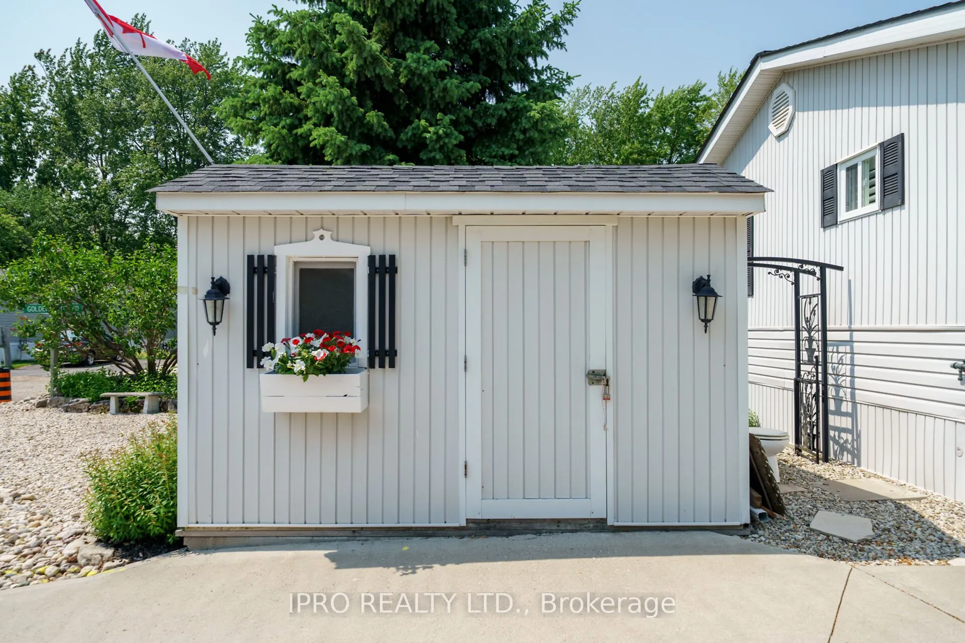 2 Golden Pond Road Pvt Road