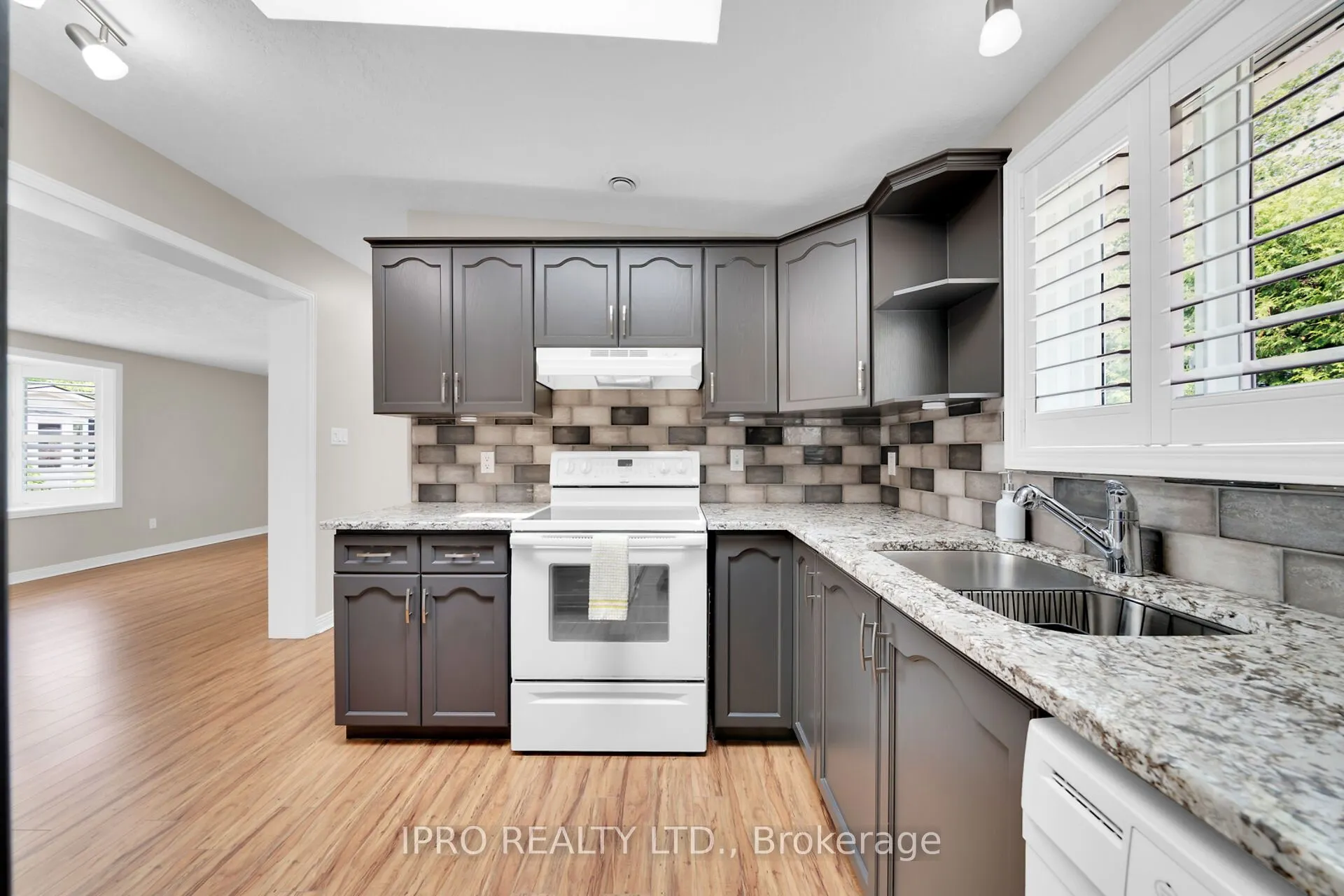 2 Golden Pond Road Pvt Road
