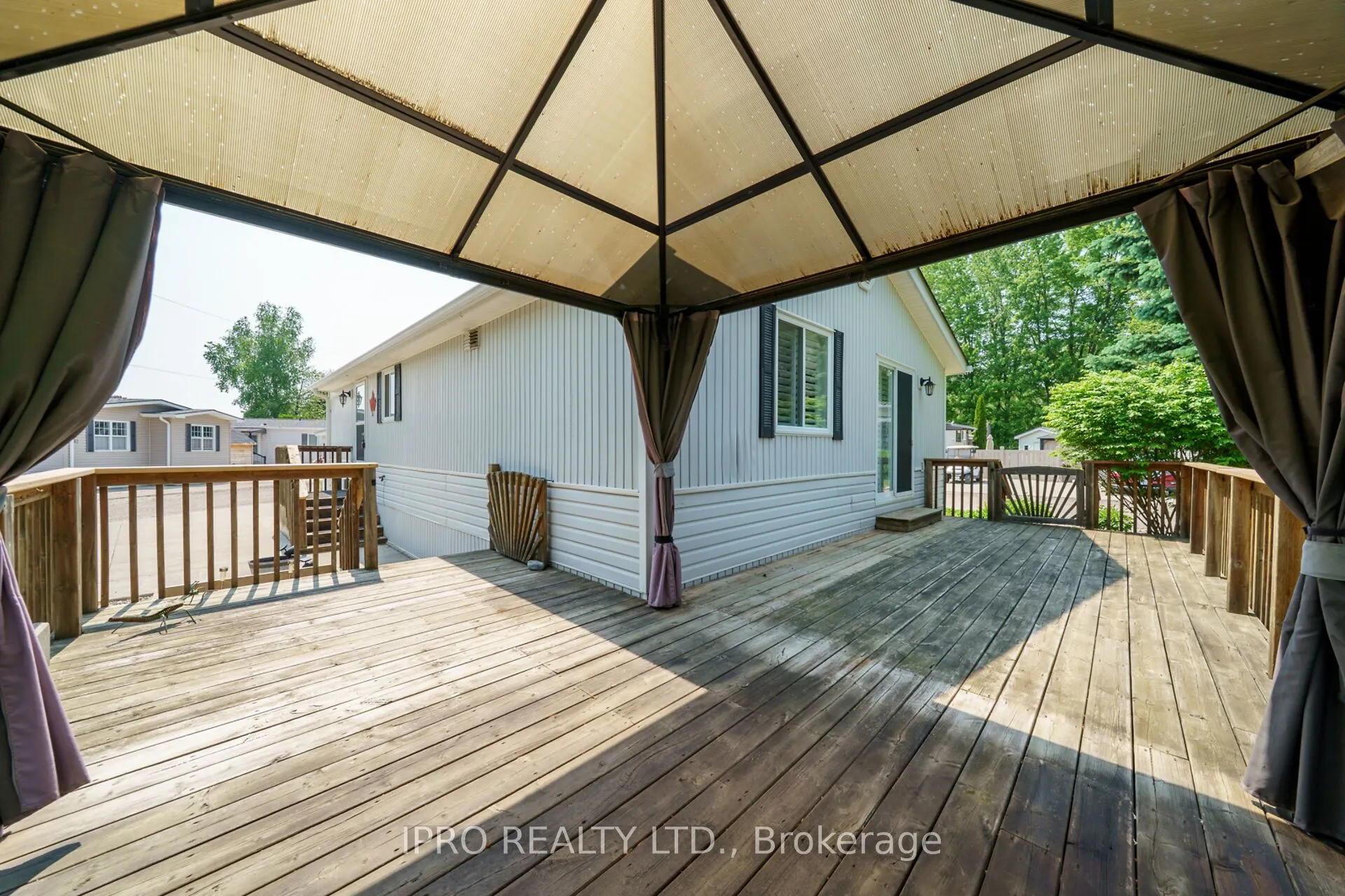 2 Golden Pond Road Pvt Road