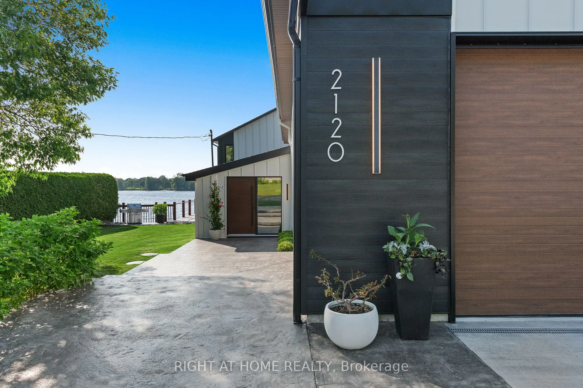 2120 Du Chateau Avenue