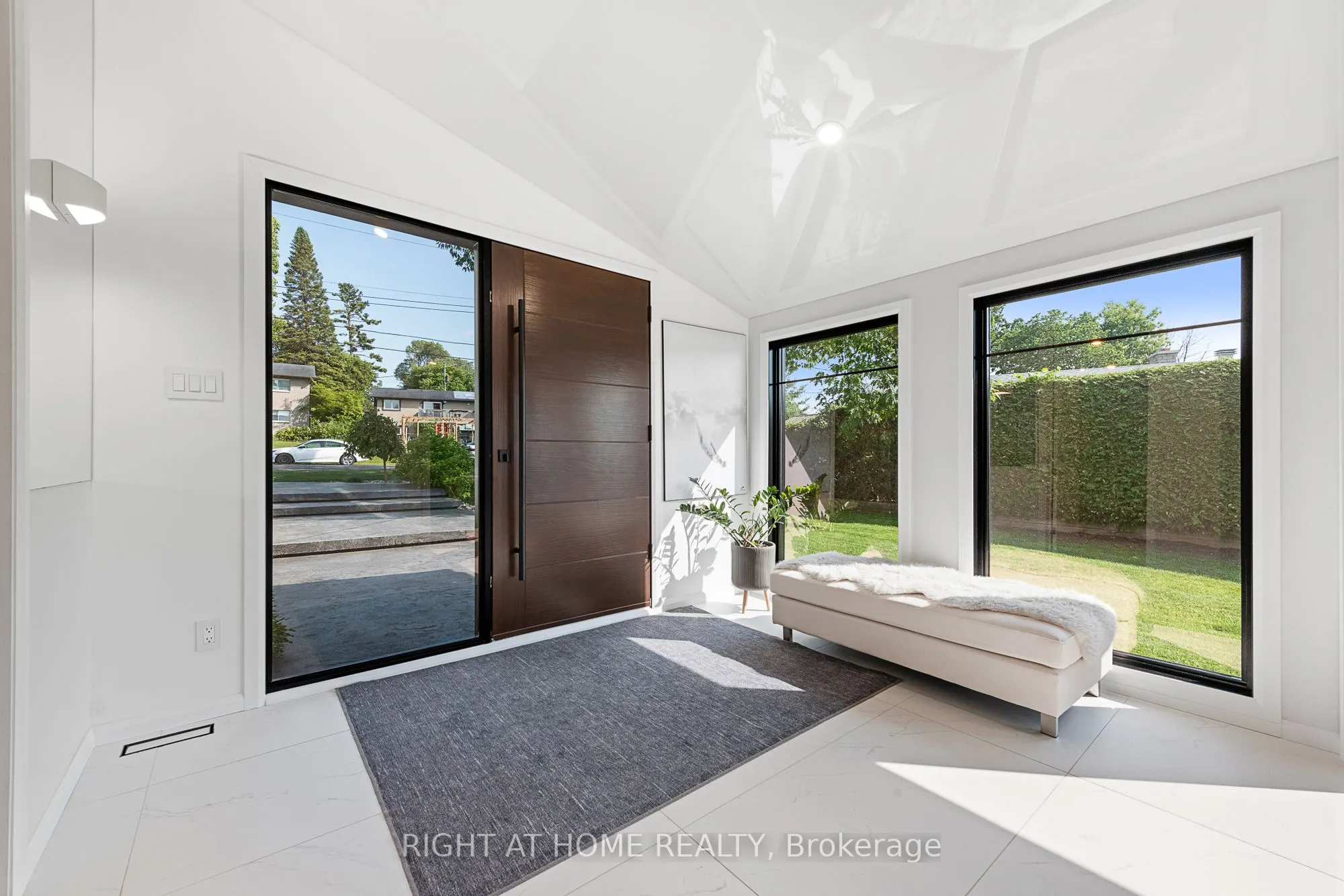 2120 Du Chateau Avenue