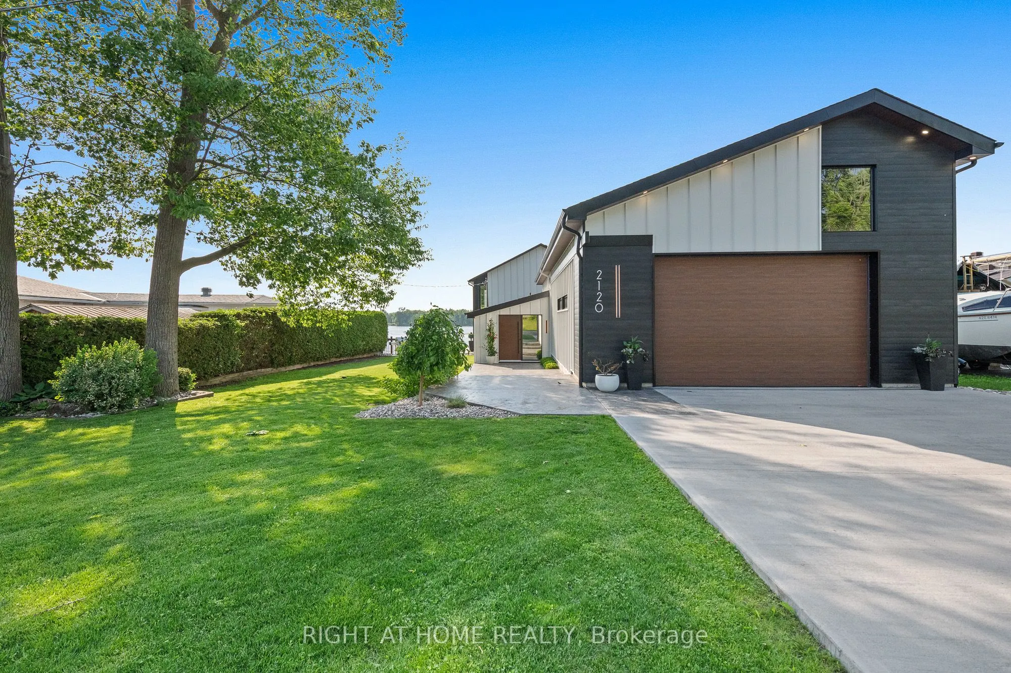 2120 Du Chateau Avenue